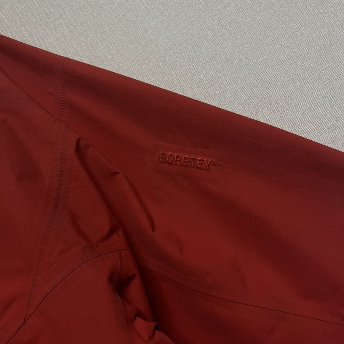 Arc'teryx Men's Arcteryx Beta Gore-Tex Jacket Size US L / EU 52-54 / 3 - 9 Thumbnail