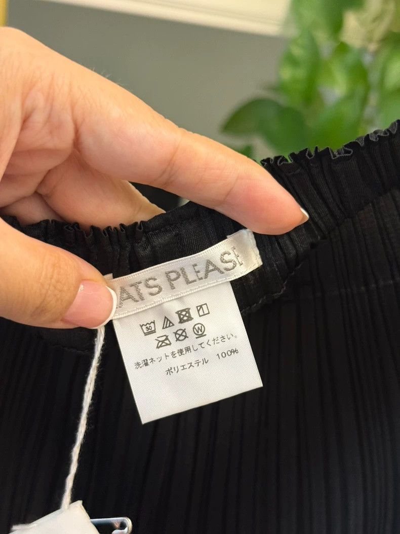Issey Miyake Issey Miyake size:4 Black pleated trousers and straight-le Size 31" - 5 Thumbnail