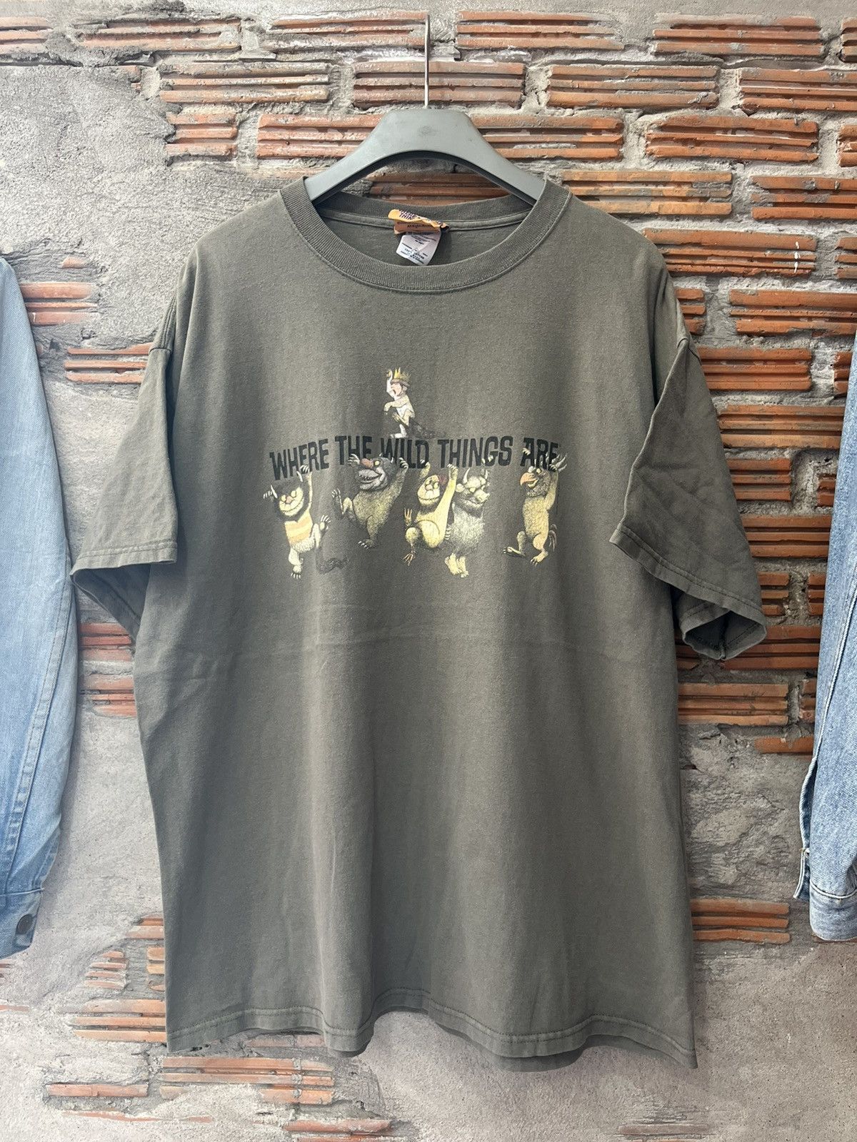Universal Studios Vintage WHERE THE WILD THINGS ARE 00’s Universal Tshirt Size US XL / EU 56 / 4 - 2 Thumbnail