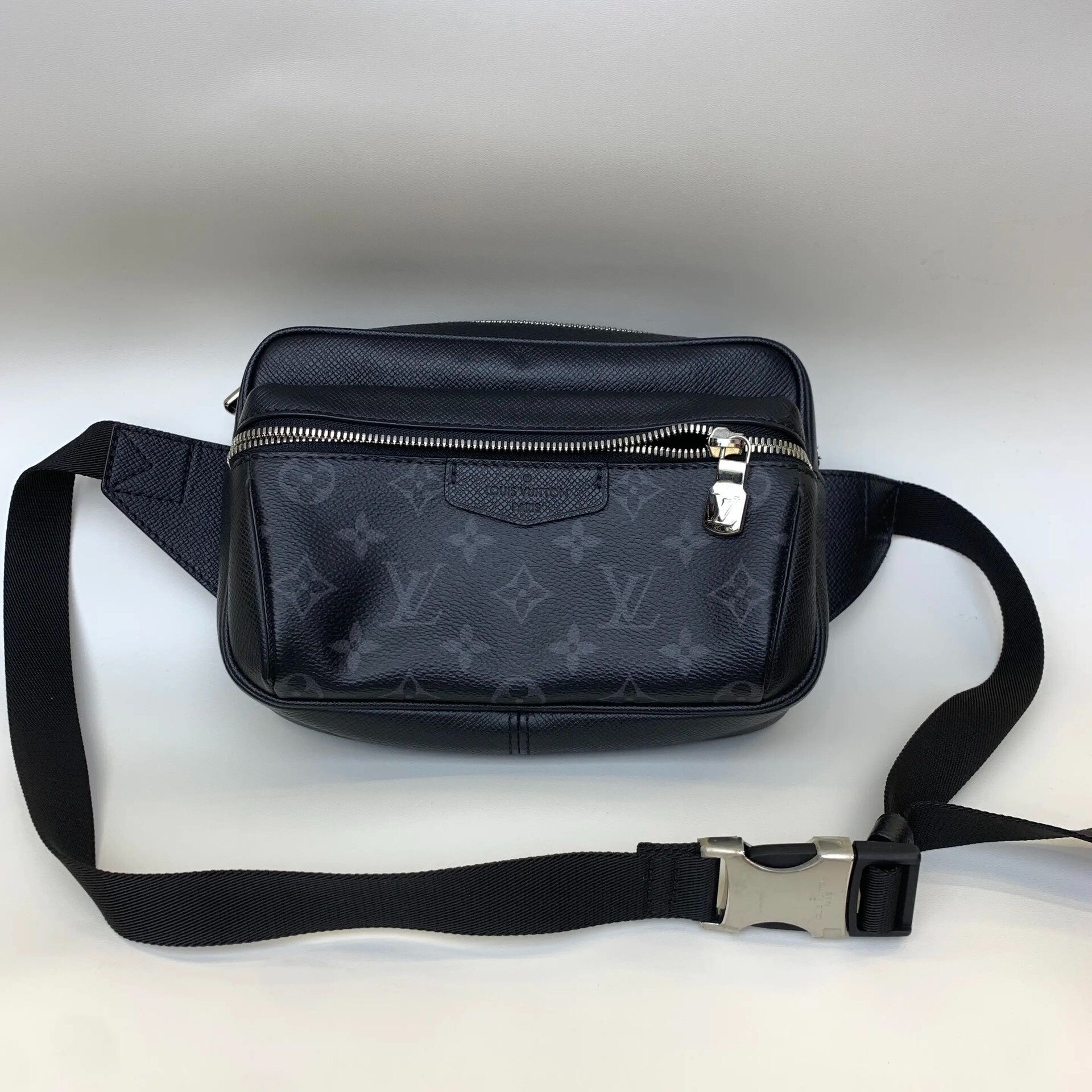 Louis Vuitton Pre-loved Bag Very good condition Size ONE SIZE - 1 Thumbnail
