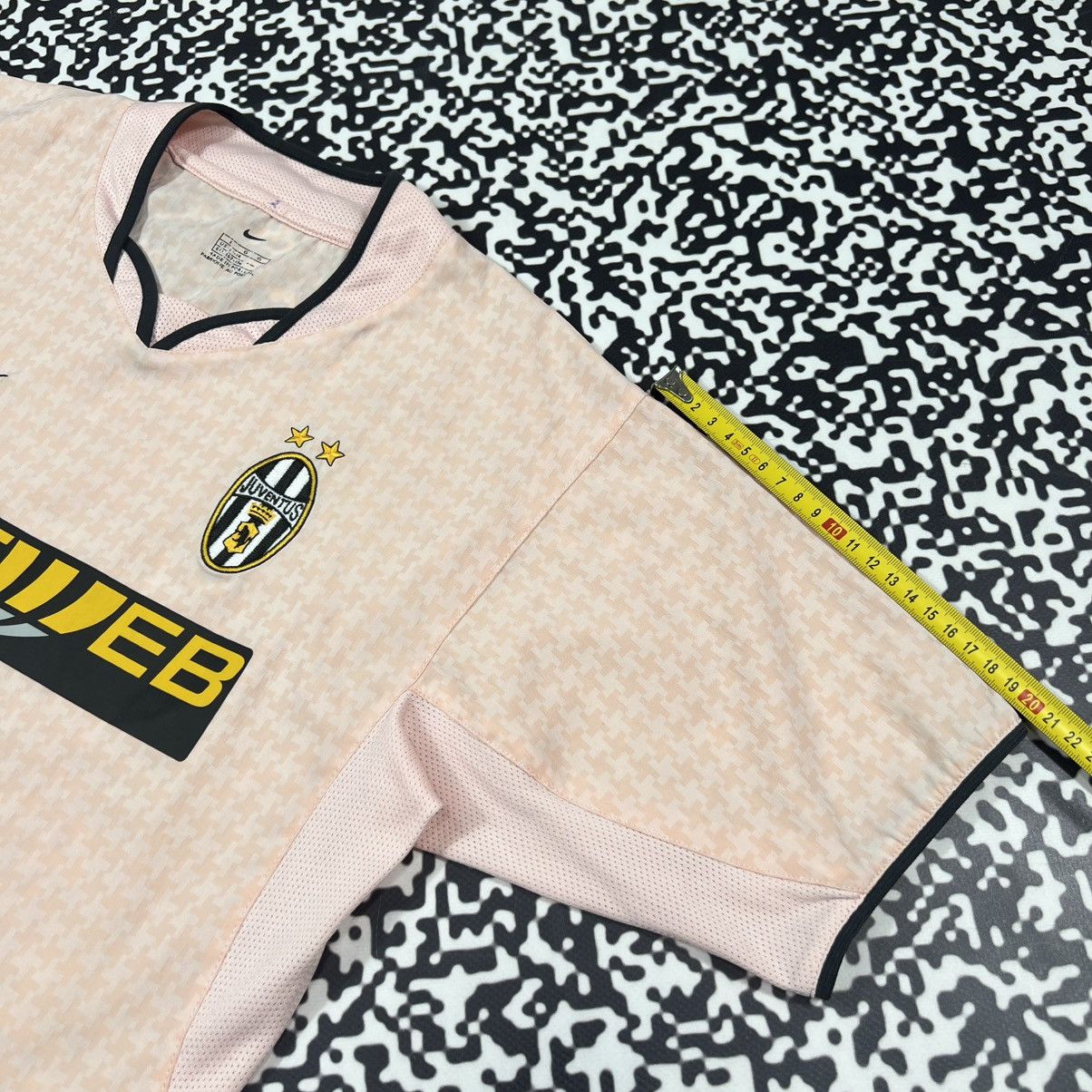 Nike Vintage 2003 Nike Juventus Soccer Football Retro Y2K Jersey Size L / US 10 / IT 46 - 16 Thumbnail
