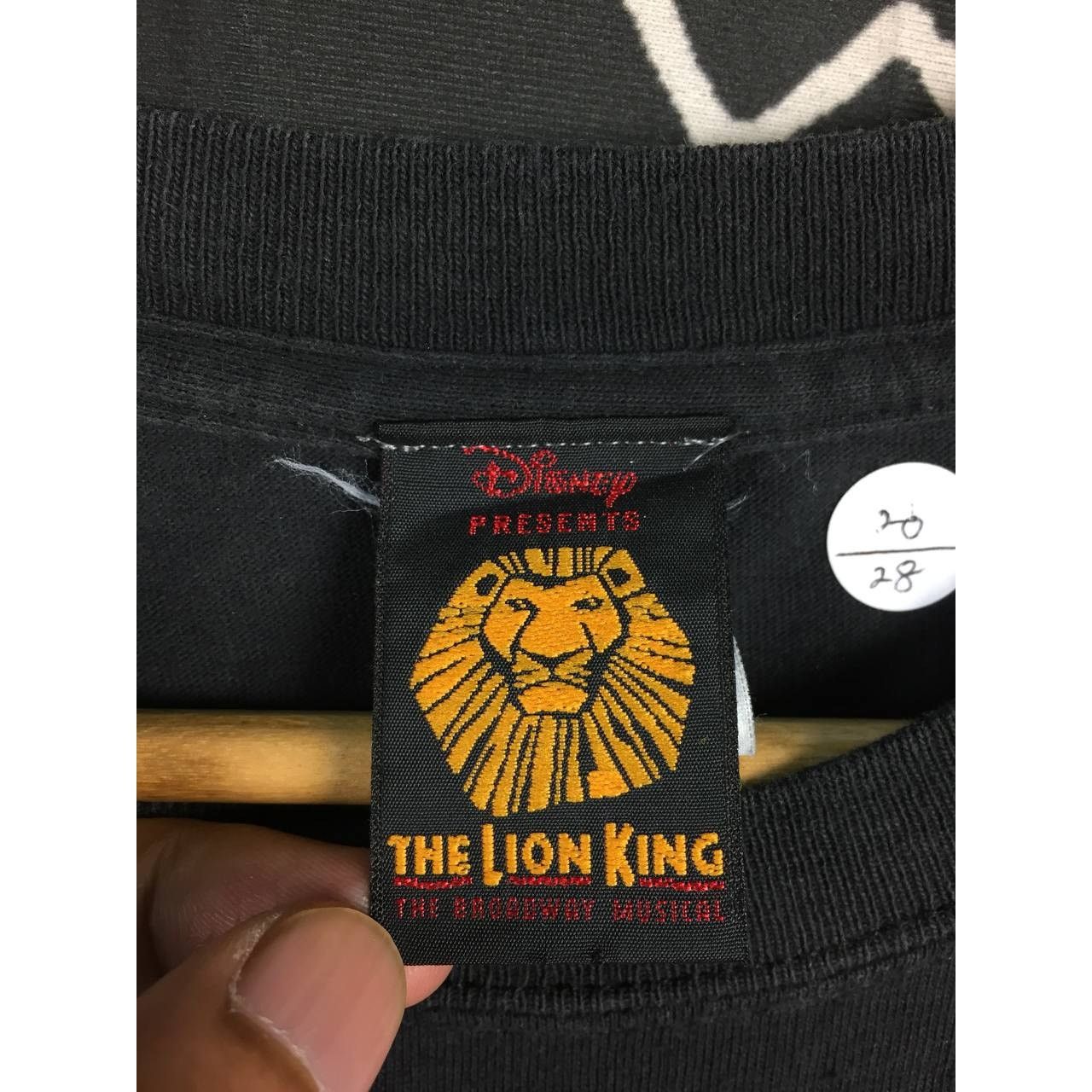 Disney Vtg The Lion King Musical I'm Surrounded by Idiots Promo Tee Size US M / EU 48-50 / 2 - 7 Thumbnail