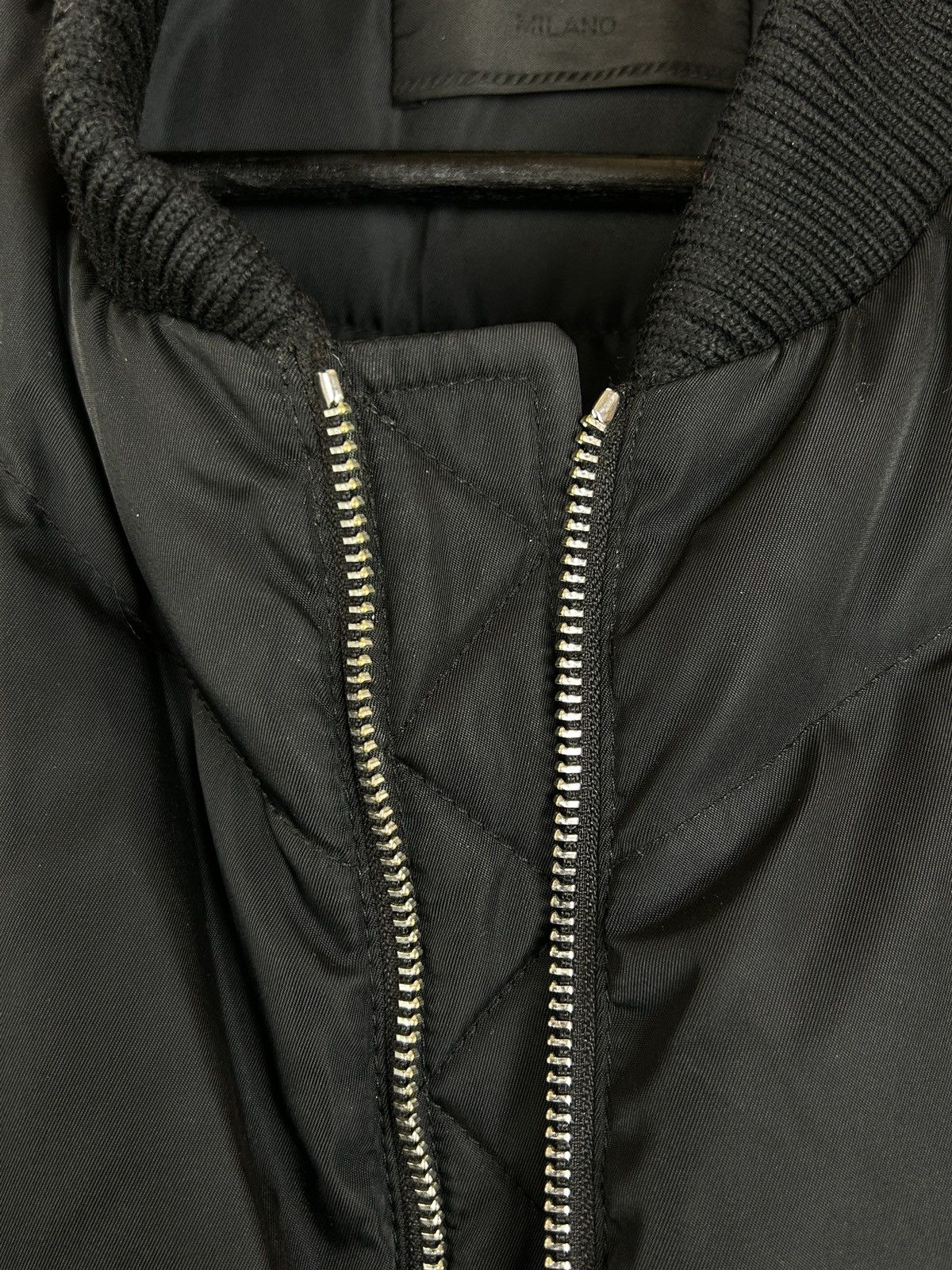 Prada Prada Re-Nylon Cropped Down Bomber Jacket Black 52 Size US L / EU 52-54 / 3 - 9 Thumbnail