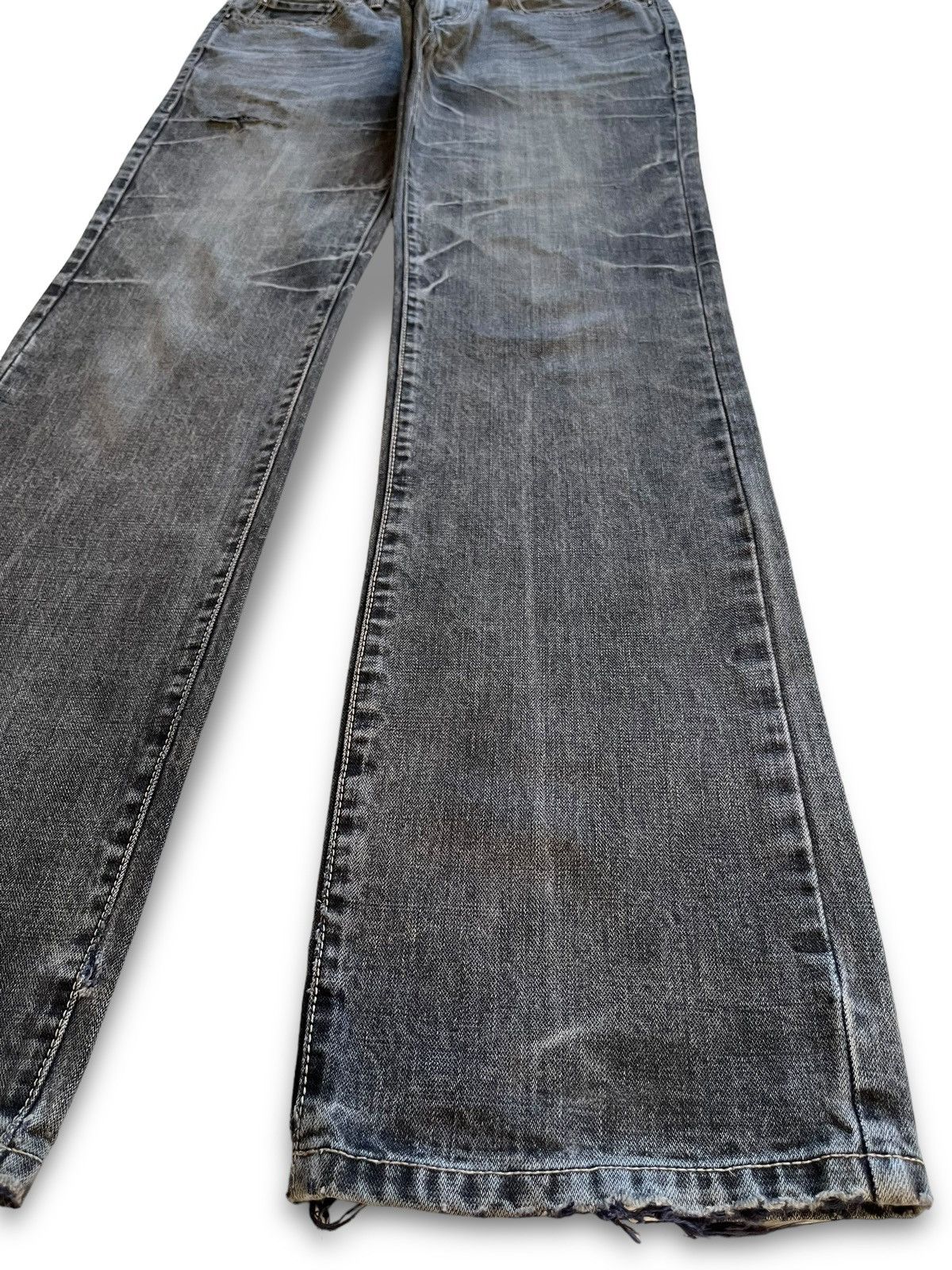 Japanese Brand Vintage Japanese Brand Faded Wash Distress Loose Style Jeans Size US 33 - 7 Thumbnail