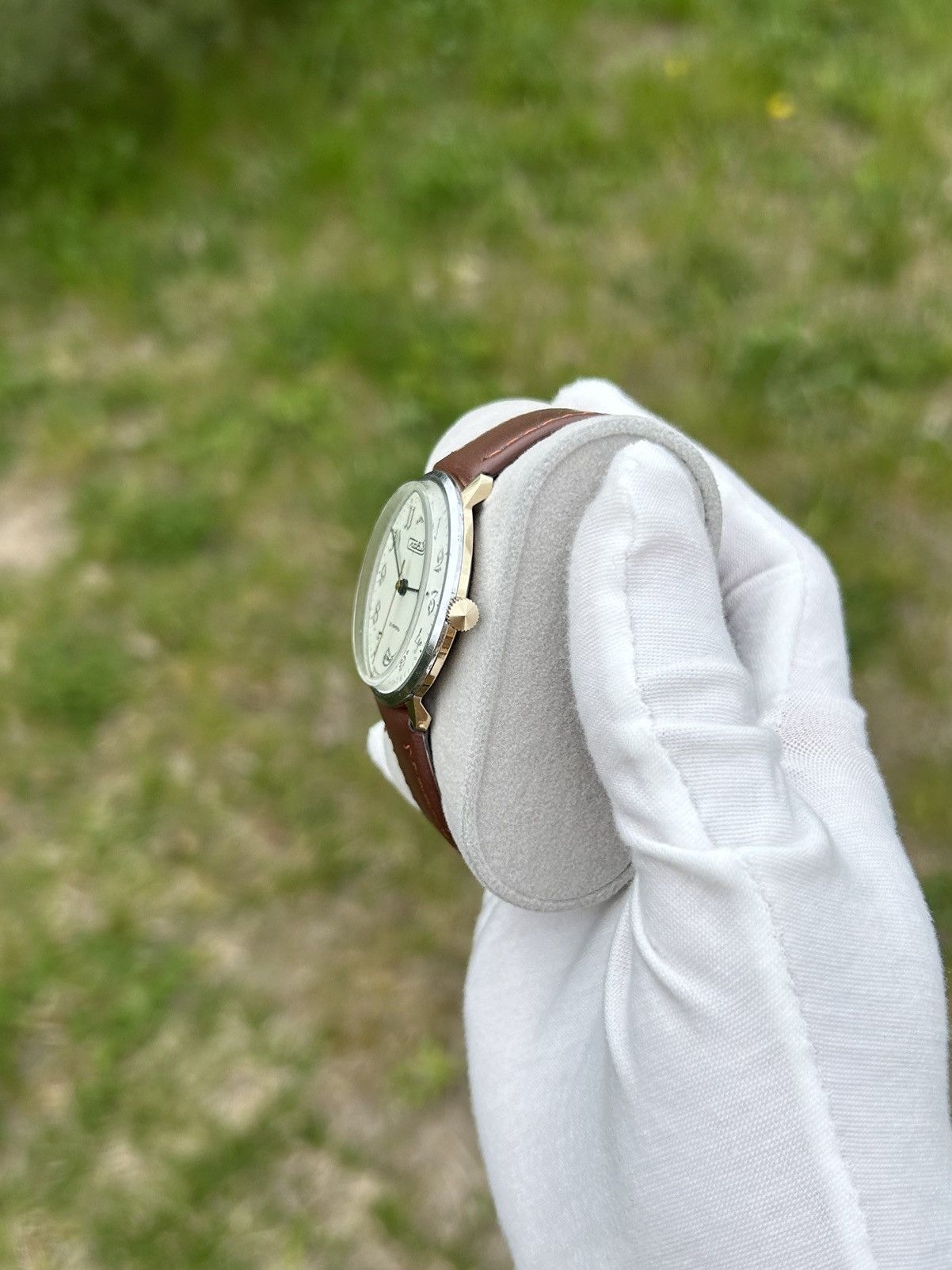 Vintage Vintage Watch Slava Soviet USSR Mechanical Wristwatch 1980s Size ONE SIZE - 18 Thumbnail