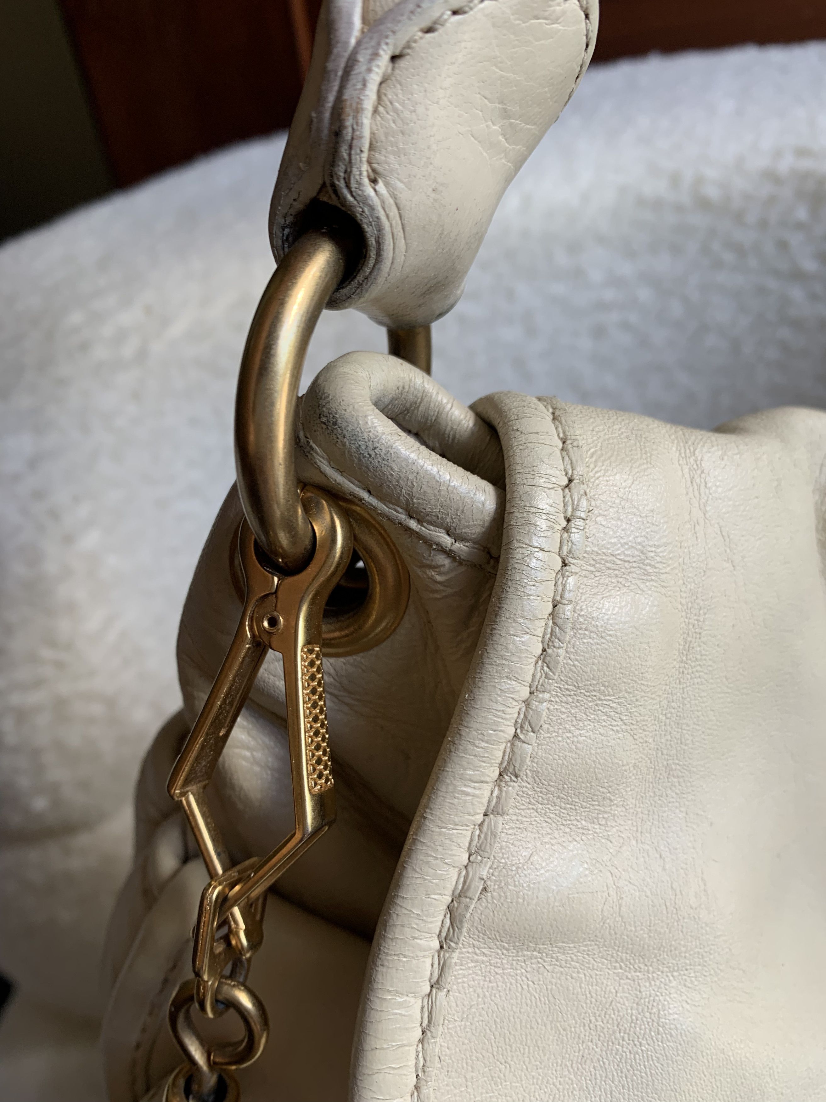 Miu Miu Miu Miu Matelassé Coffer 2 Ways Bag White Size ONE SIZE - 10 Thumbnail