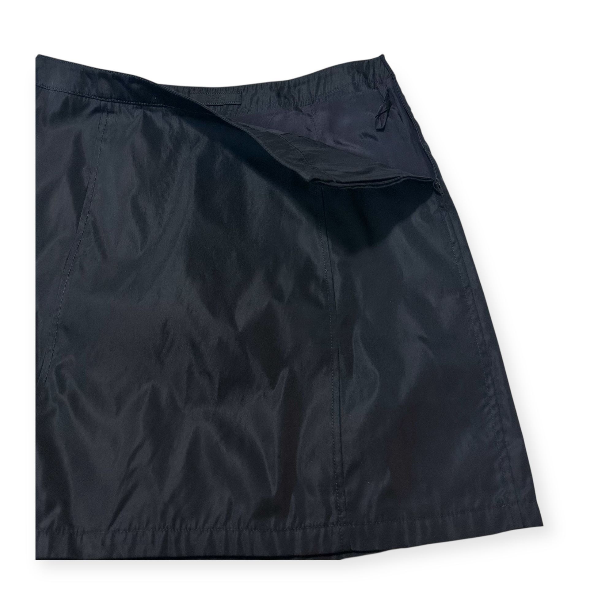 Prada Prada Archival 90s Tech Nylon Mini Skirt L Navy Size 27" / US 4 / IT 40 - 7 Thumbnail