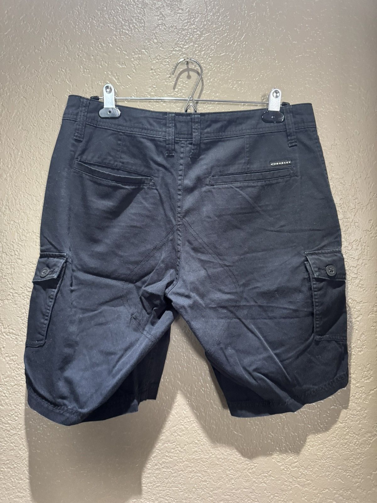 Oakley Vintage Oakley Cargo Shorts 31 Y2k 2000s Black Button Pocket Size US 30 / EU 46 - 6 Thumbnail