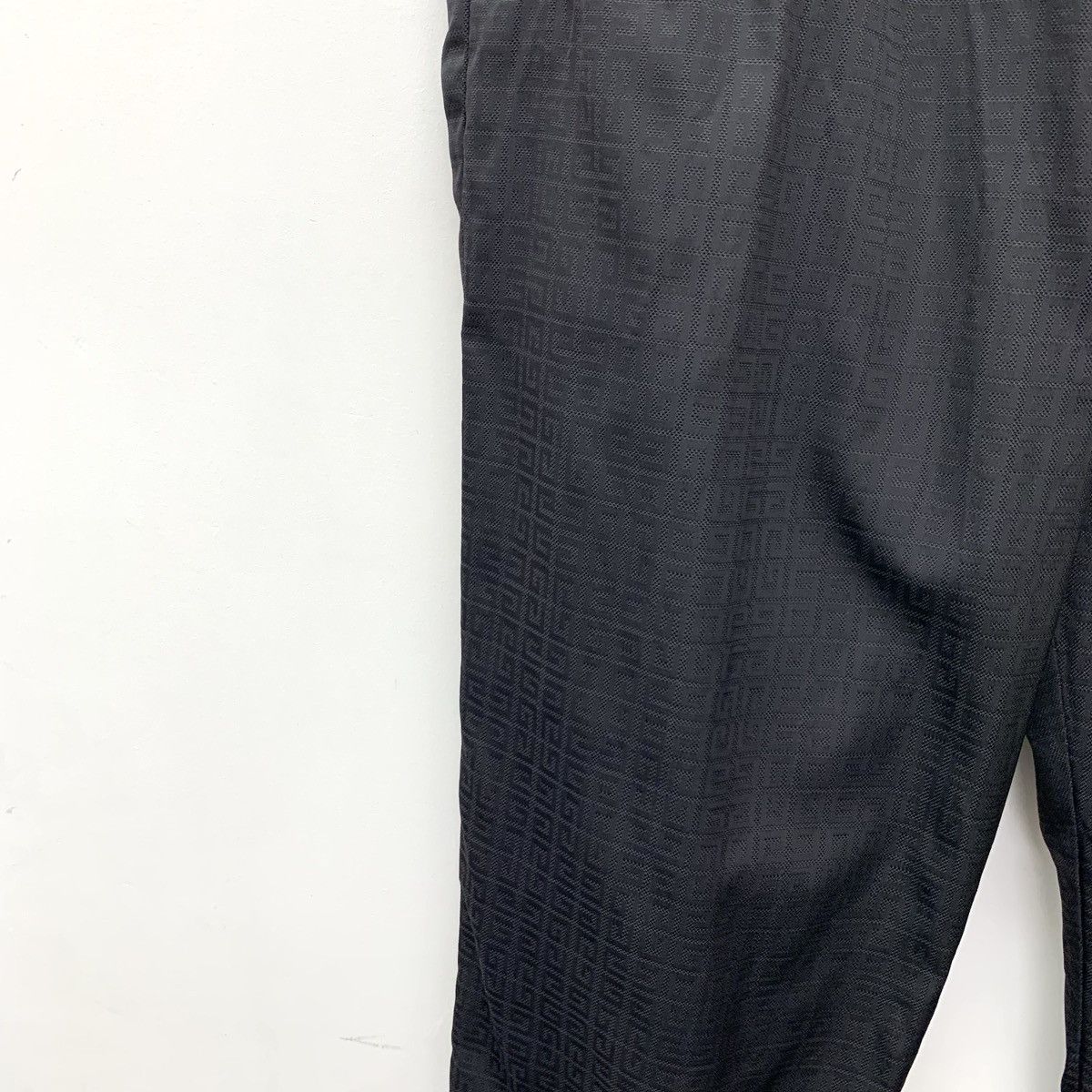 Givenchy Givenchy Black All-over Logo Tone-on-Tone Casual Pants K26WX Size US 34 / EU 50 - 4 Thumbnail