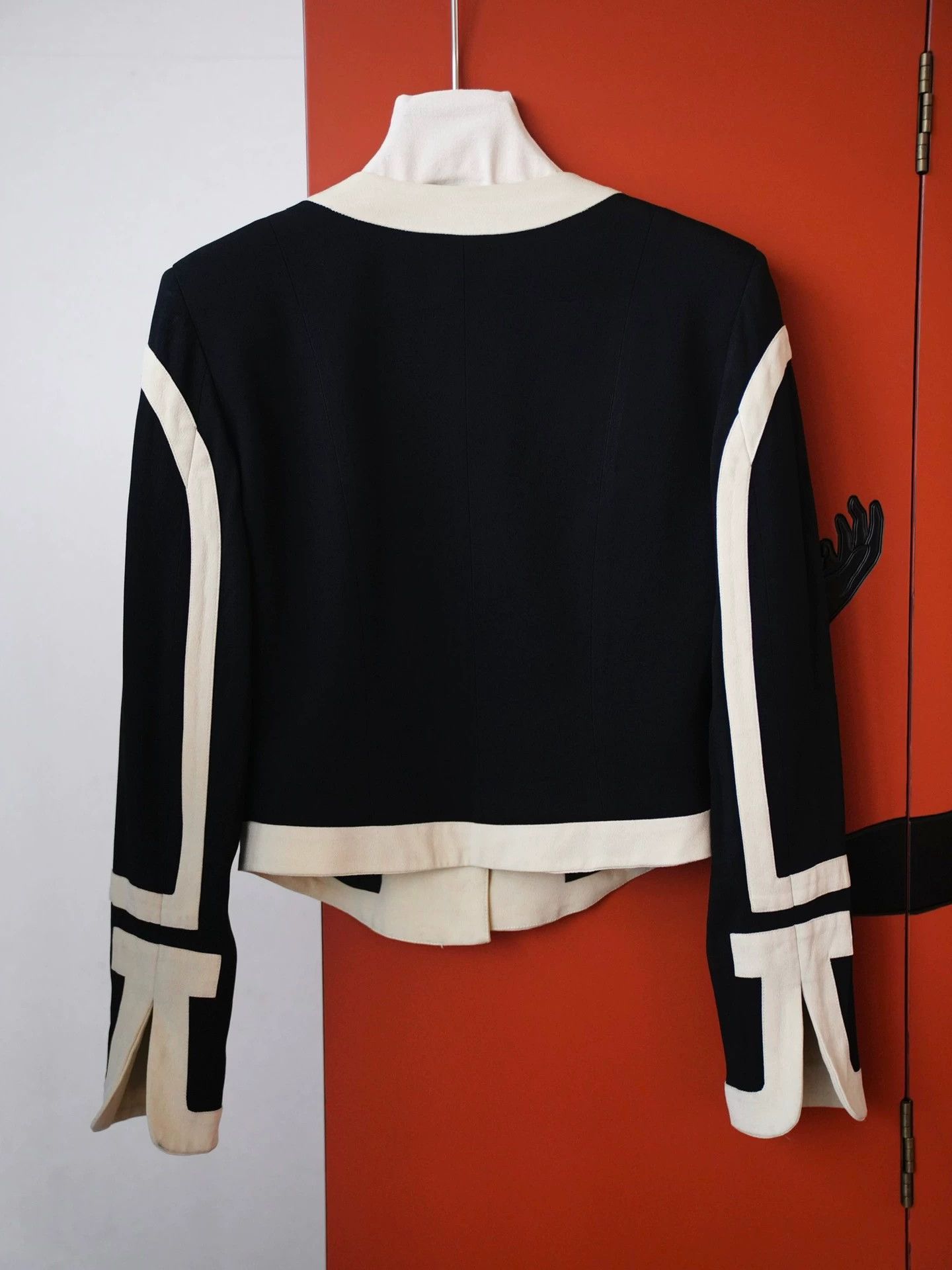 Moschino Moschino 90s Black White Colorblock Slim Thin Blazer Women's M Size M / US 6-8 / IT 42-44 - 3 Thumbnail