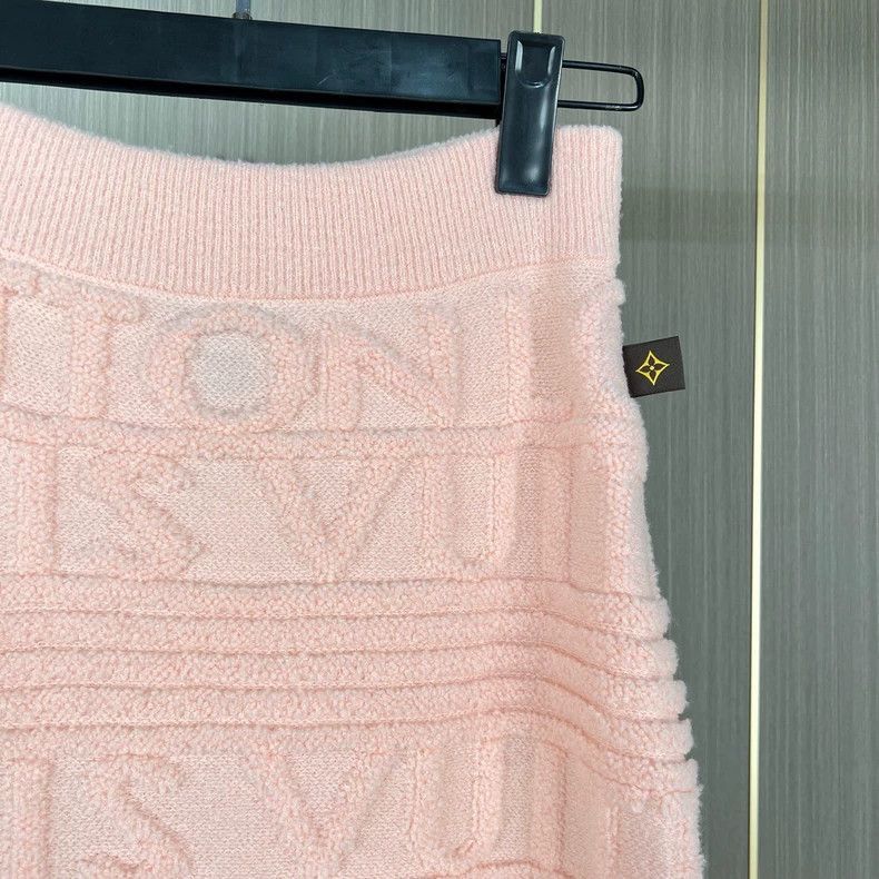 Louis Vuitton Louis Vuitton Louis Vuitton Pink Wool Logo Skirt Size XS-2 Size 23" - 3 Thumbnail
