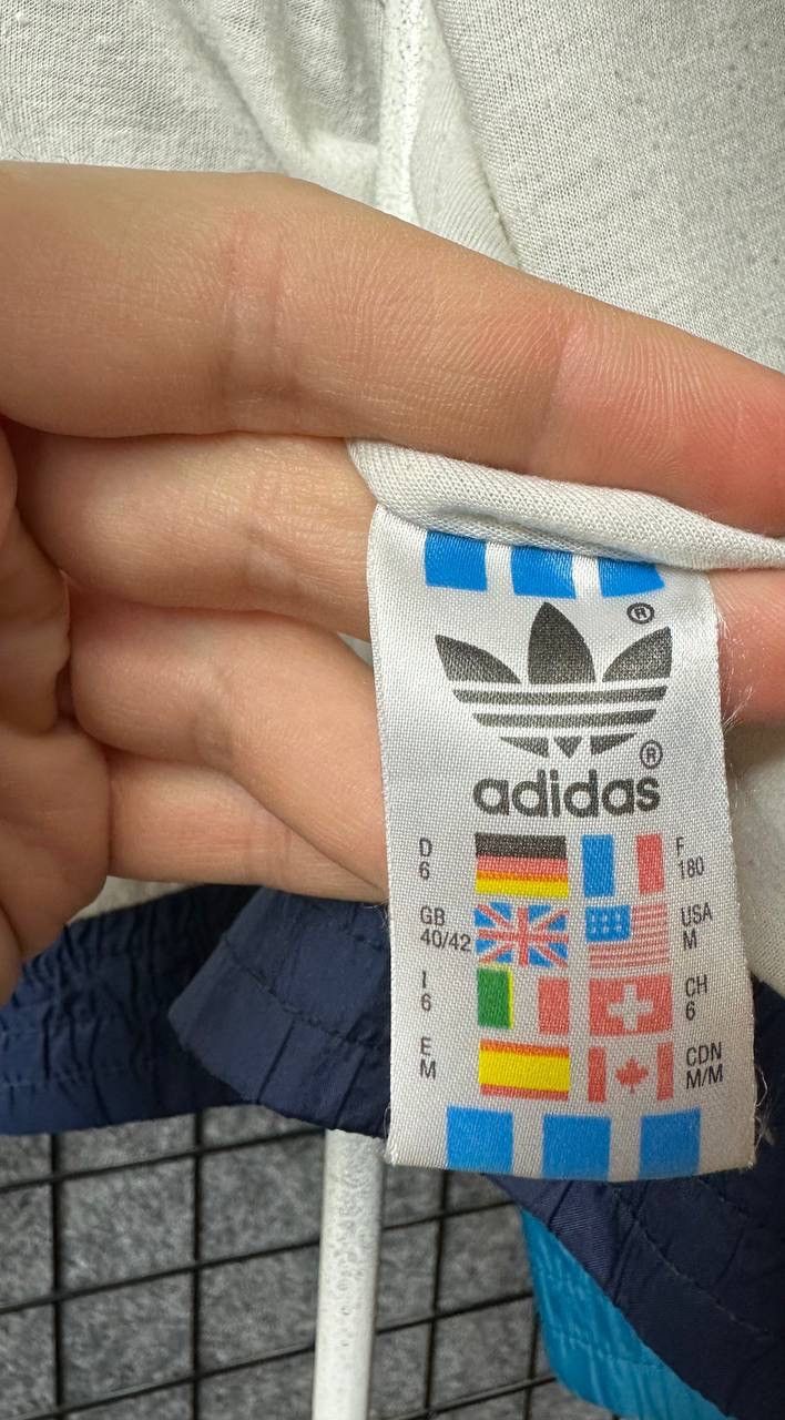 Vintage Vintage Adidas windbreaker track jacket size Medium Size US M / EU 48-50 / 2 - 5 Thumbnail