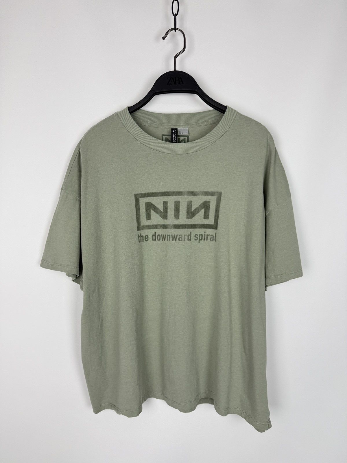 Band Tees H&M x Nine Inch Nails The Downward Spiral Boxy Tee Size US L / EU 52-54 / 3 - 1 Thumbnail