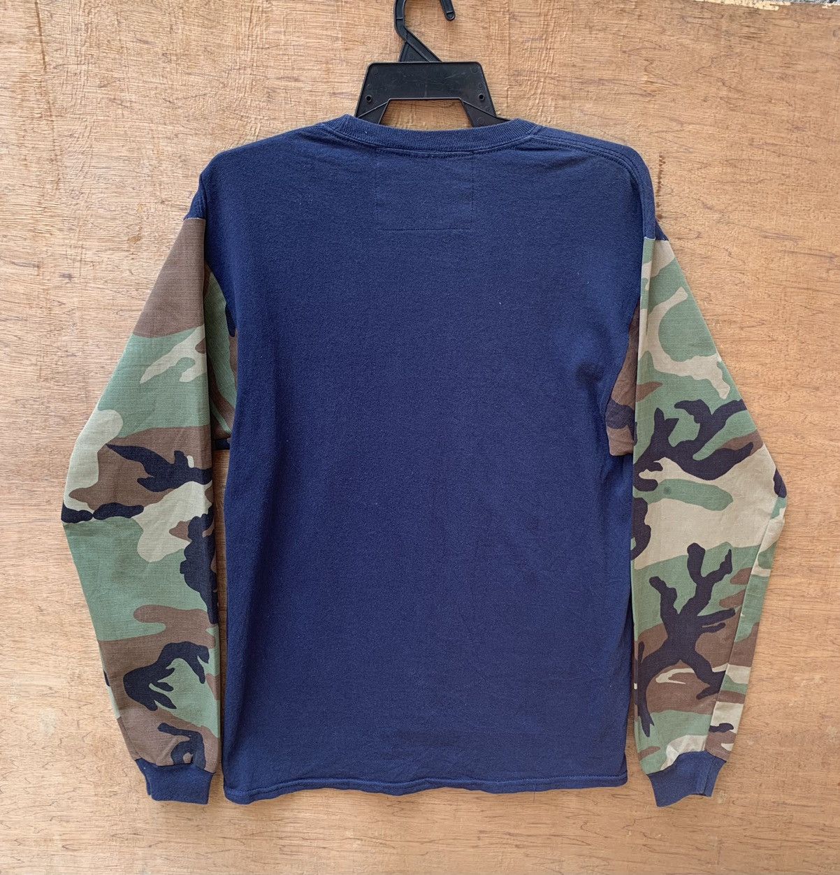 Japanese Brand Fung Burger Hand Printing Made In JAPAN Camo Sleeve Shirt Size US M / EU 48-50 / 2 - 5 Thumbnail