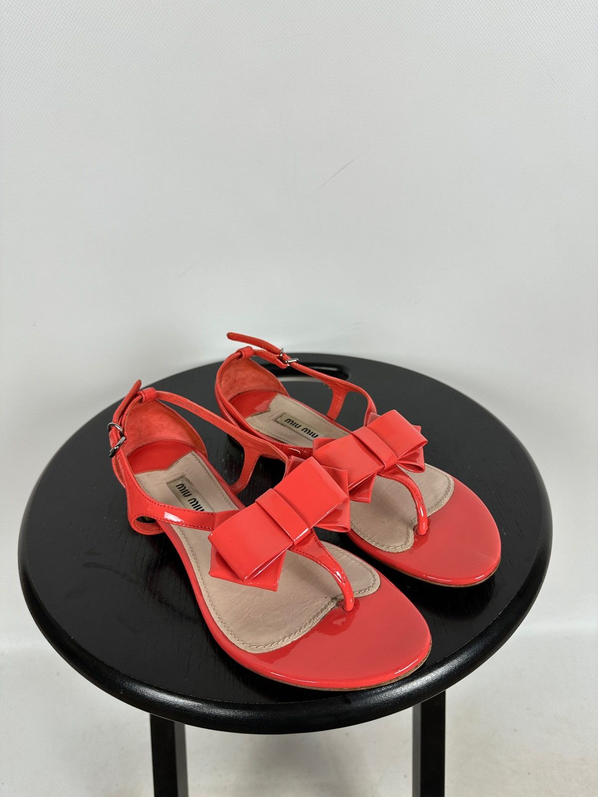 Miu Miu Miu Miu Pink Patent Leather Bow Flat Sandals Size US 6.5 / IT 36.5 - 3 Thumbnail
