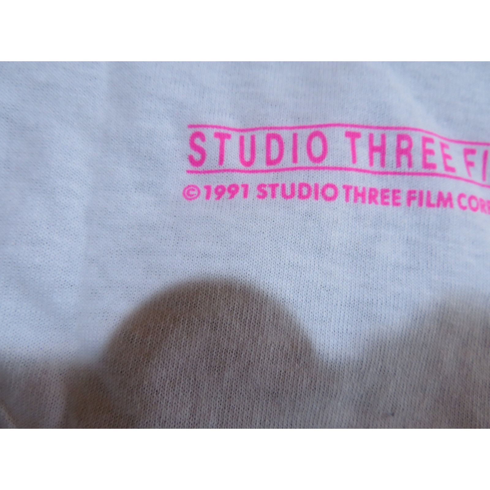 Other Rich Girl Studio Three Movie T-Shirt White Sz L 1990s Size US L / EU 52-54 / 3 - 6 Thumbnail
