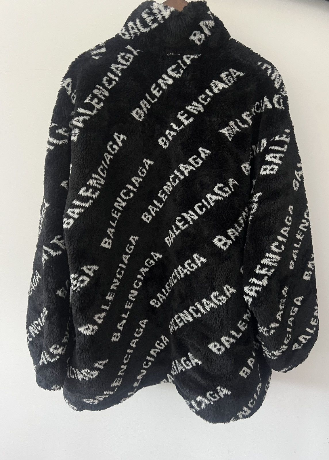 Balenciaga 🔥$4.2K VALUE🔥Balenciaga Oversized Logo Faux Fur Coat Size US M / EU 48-50 / 2 - 8 Thumbnail