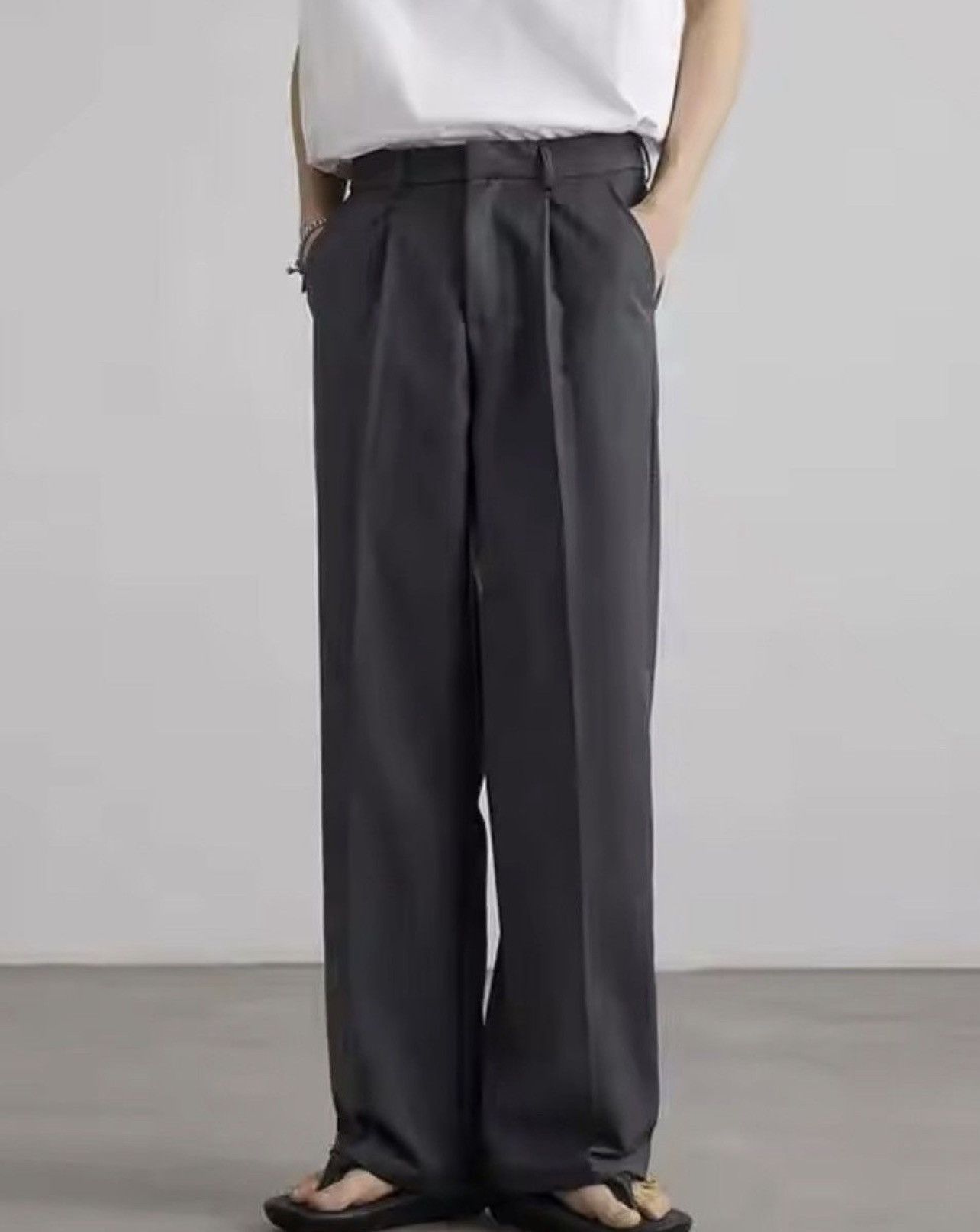 Vintage High Waist Straight Wide Leg Pleated Pants / Trousers Size US 33 - 1 Thumbnail