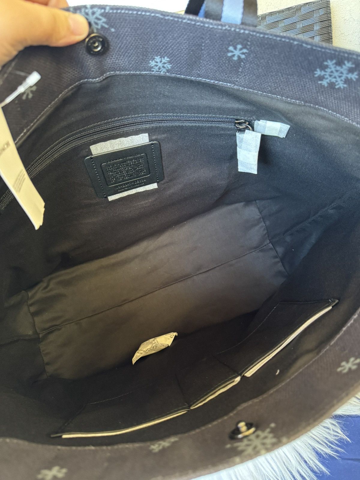 Coach NWT Coach CE632 X Peanuts Large Tote 38 With Snoopy Ski Size ONE SIZE - 10 Thumbnail
