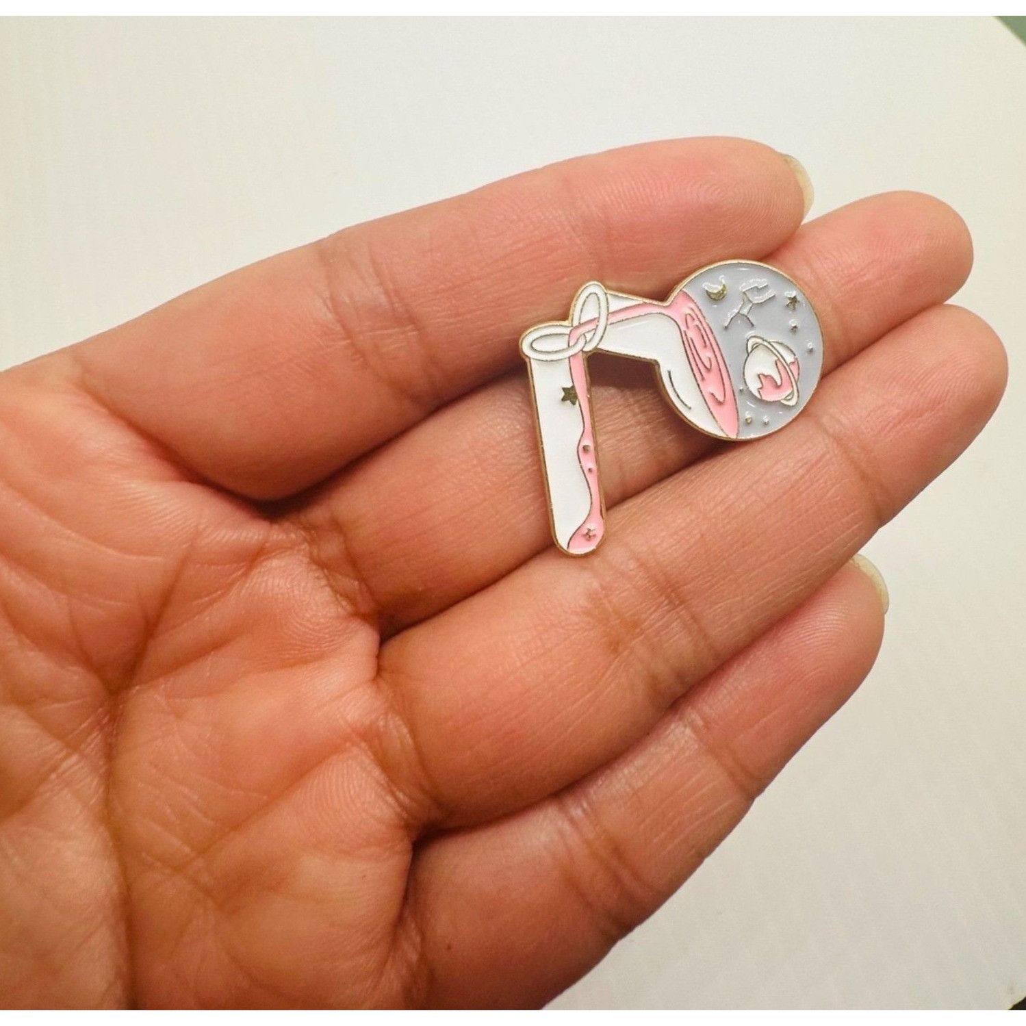 Other Science Themed Enamel Pin Broch Moon Stars Experiment Bottle Size ONE SIZE - 2 Thumbnail