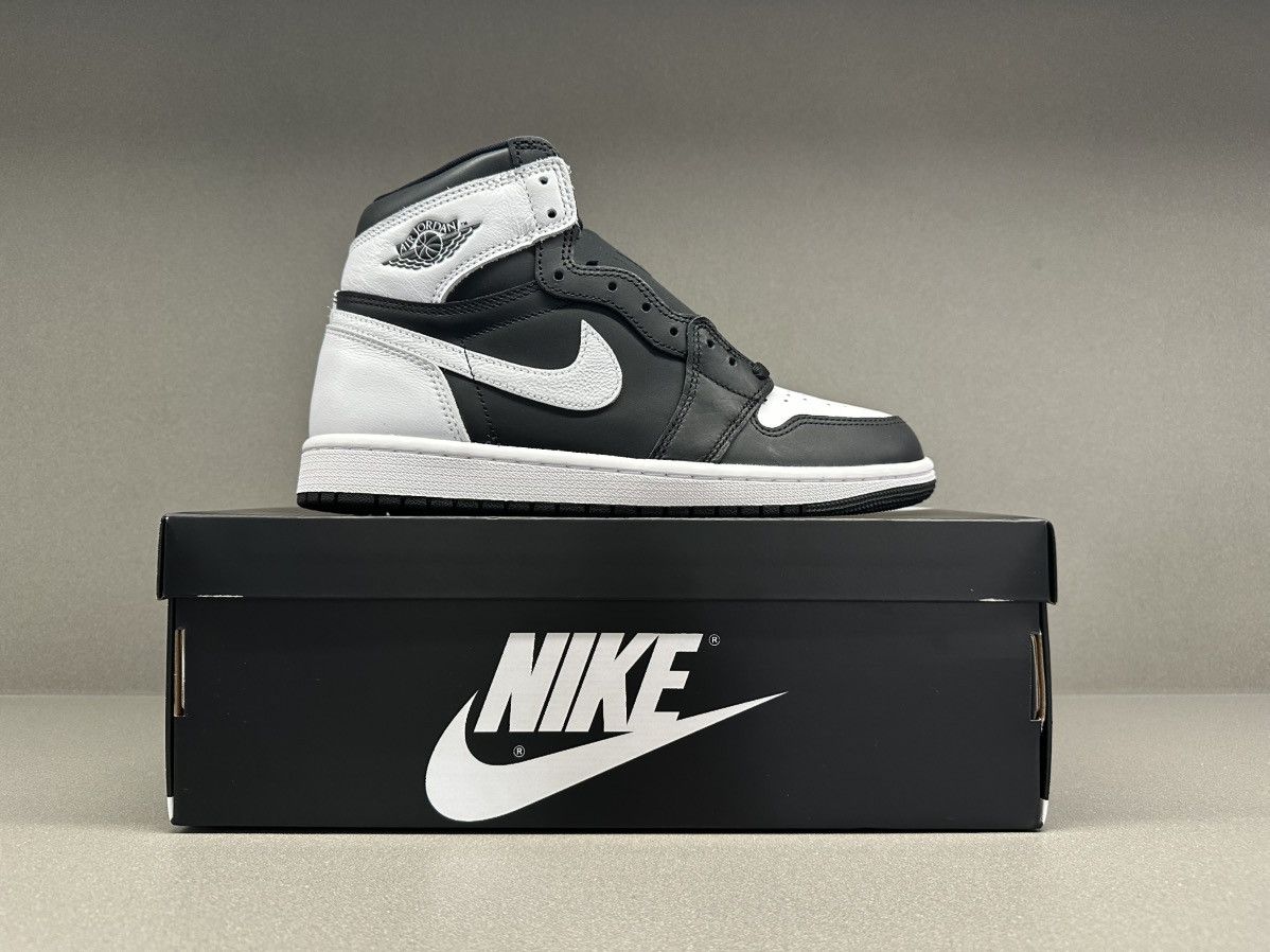 Jordan Brand Jordan 1 Retro High OG Black White Size US 11 / EU 44 - 3 Thumbnail