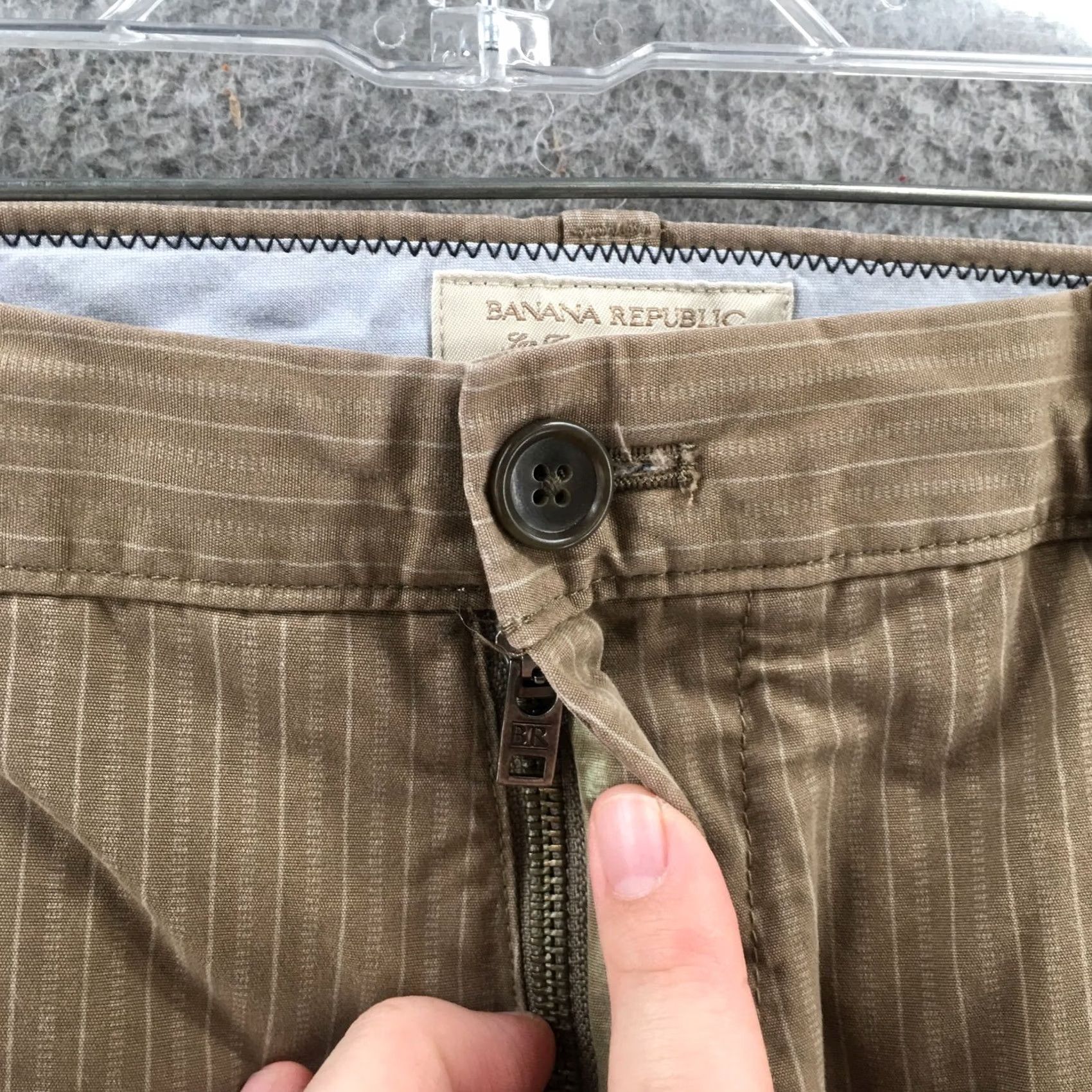 Banana Republic Banana Republic Chino Pants Mens 33 Beige Mid Rise Striped Zip Shirt/ Pants? Size US 33 - 5 Thumbnail