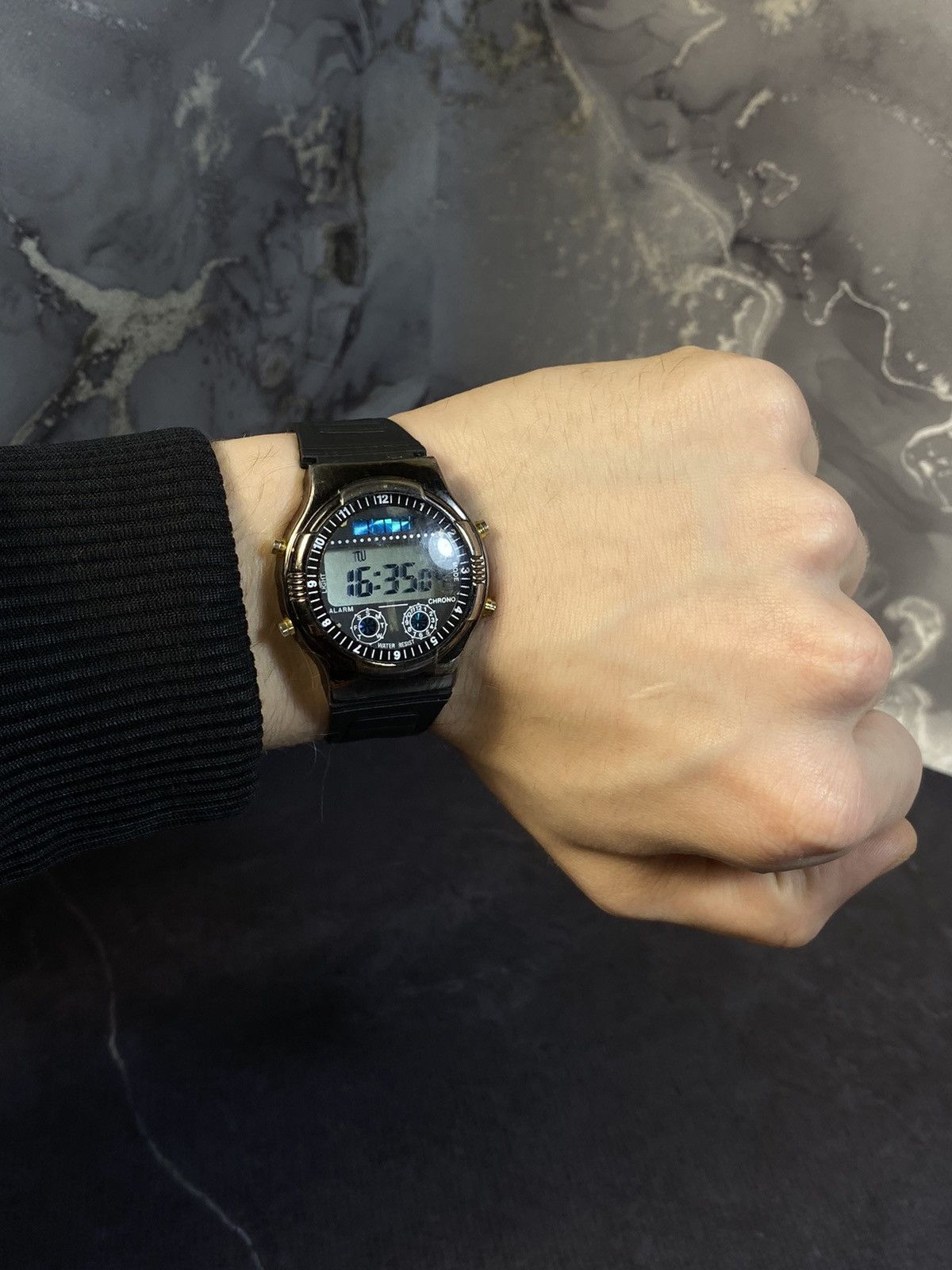 Vintage Vintage 90s Digital Watch w/ Chrono - Japanese Brand Size ONE SIZE - 1 Thumbnail