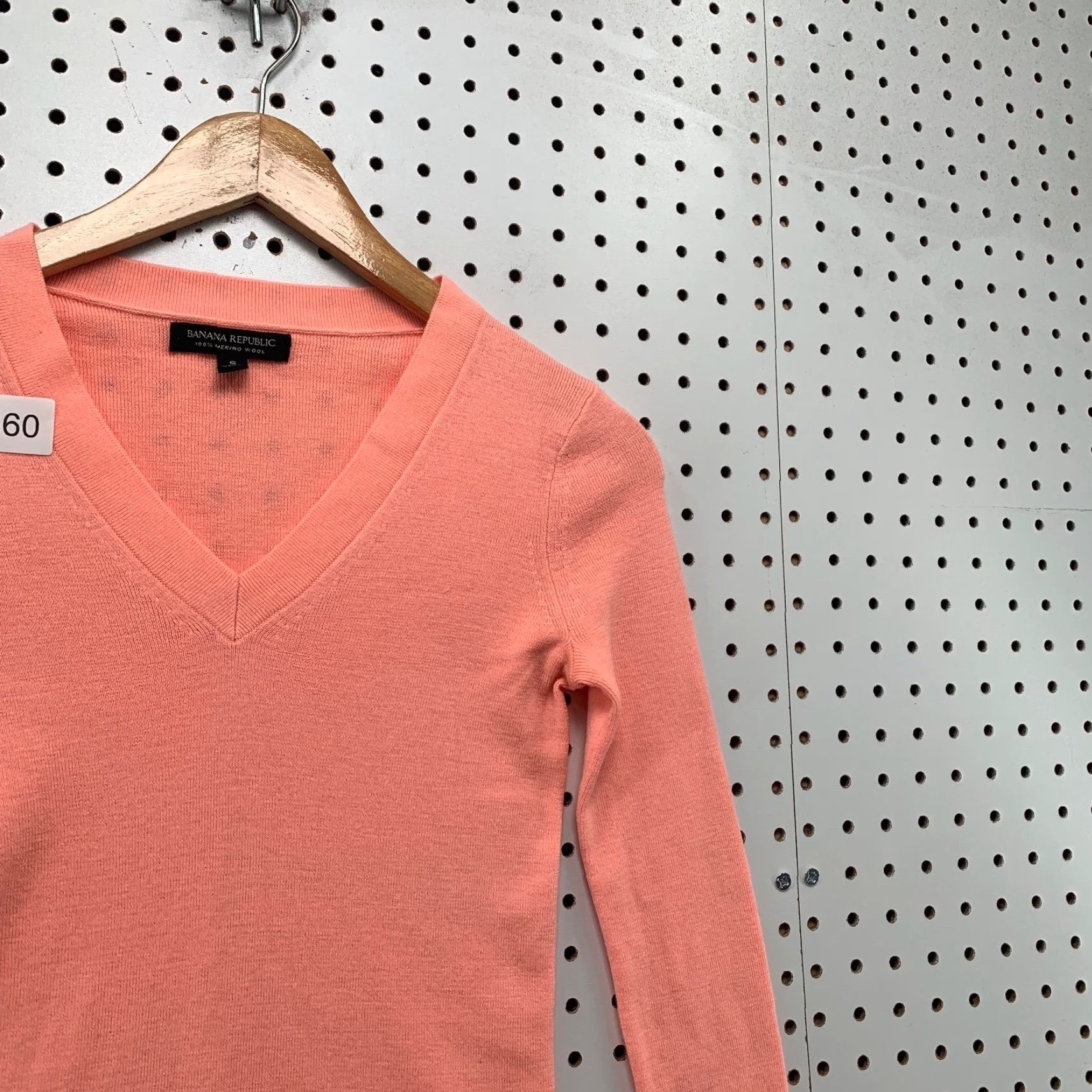 Banana Republic Banana Republic 100% Merino Wool Sweater Womens Small Pink V Neck Lightweight Pullover Sweater Size S / US 4 / IT 40 - 5 Thumbnail