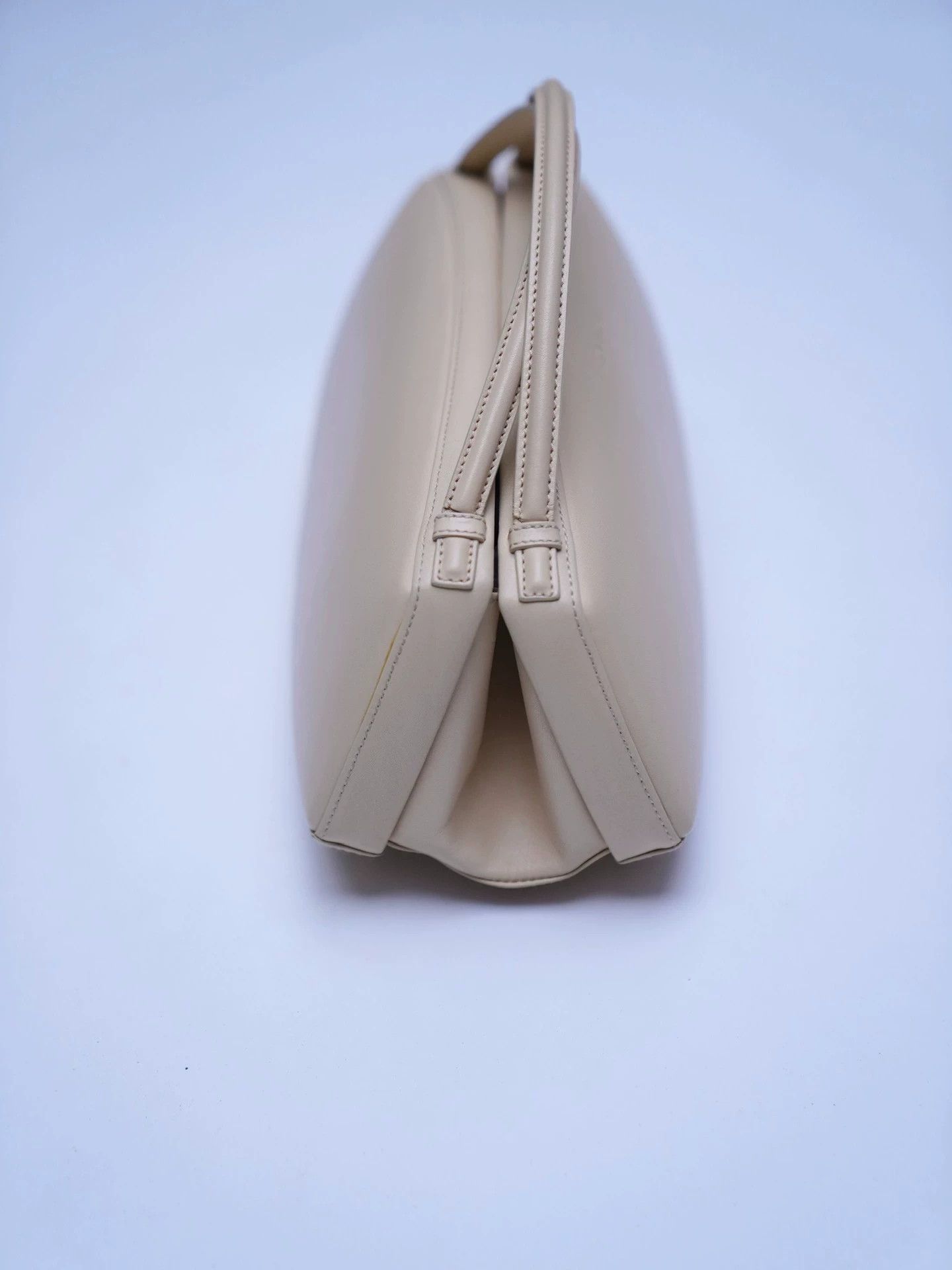 Loewe Loewe Vintage Cream Museum UFO Handbag Women's Size ONE SIZE - 4 Thumbnail