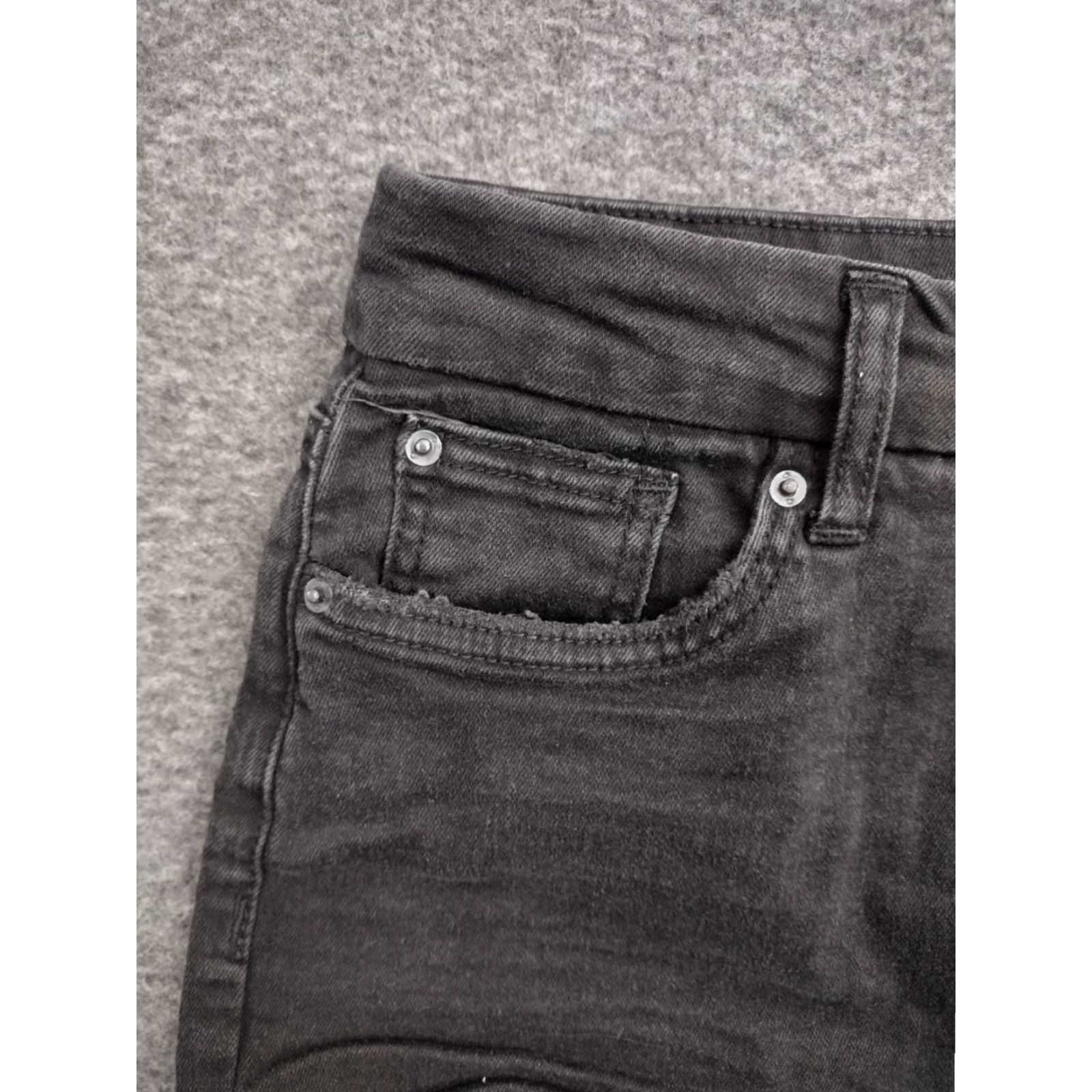 Vintage No Boundaries Shorts Juniors Size 9 Denim Black 5-Pocket Low Rise Casual Travel 90s Curvy Womens Size 30" / US 8 / IT 44 - 7 Thumbnail