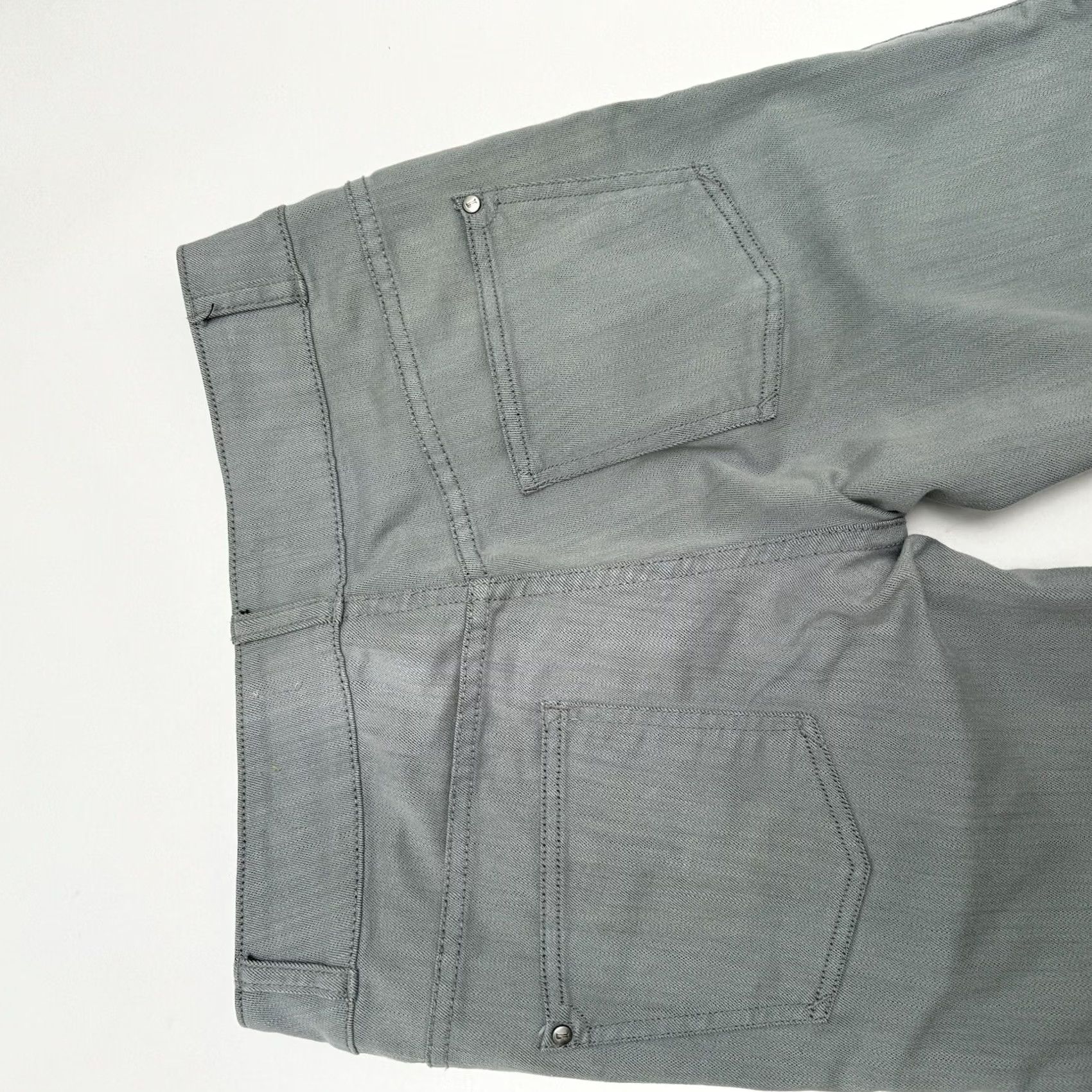 Anthropologie Anthropologie Jeans Flared Denim 28 Regular Women Blue 28x33 Pilcro & The Letterpress Womens Slim Solid China Denim jeans Women Size 28" / US 6 / IT 42 - 7 Thumbnail