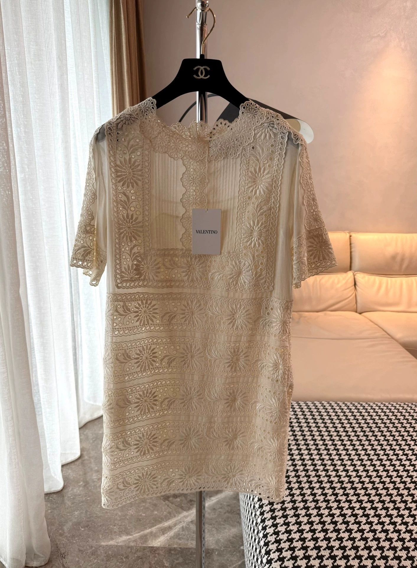 Valentino Valentino Lace Embroidered Daisy Lined Dress 36 NWT Size XS / US 0-2 / IT 36-38 - 1 Thumbnail
