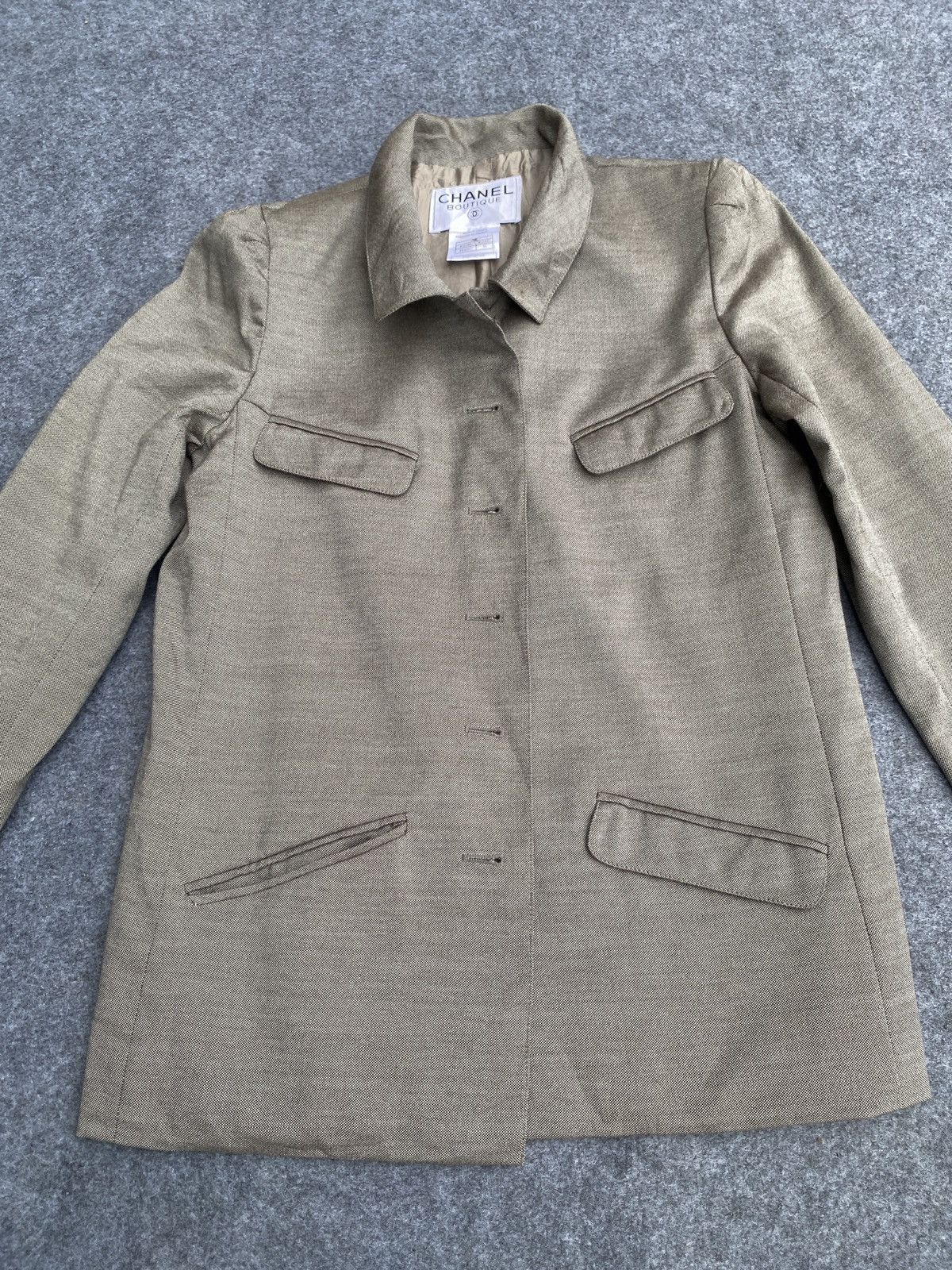 Chanel Chanel boutique missing button jacket Size XS / US 0-2 / IT 36-38 - 6 Thumbnail