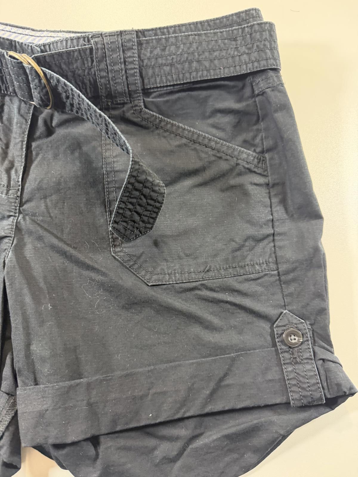Tommy Hilfiger Tommy Hilfiger Black Casual Shorts with Belt 4 Size 27" / US 4 / IT 40 - 2 Thumbnail