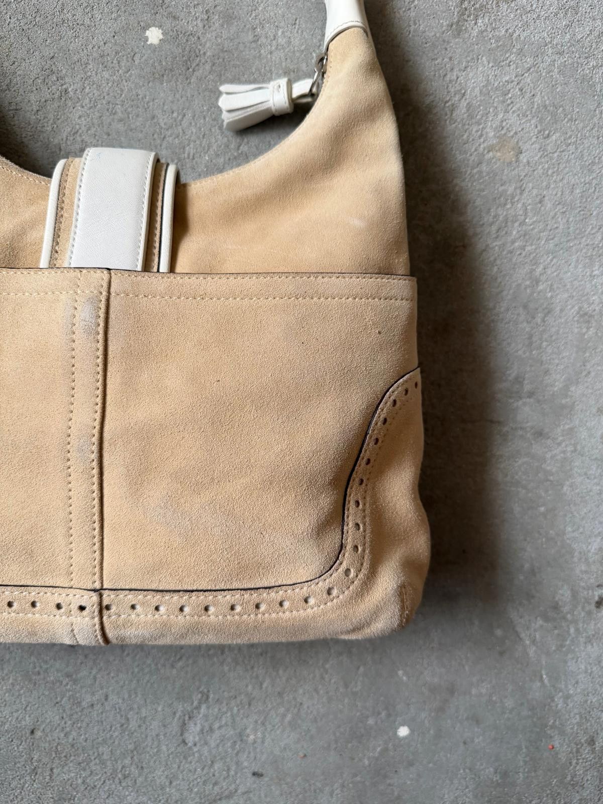 Coach Coach Suede Hampton Hobo Shoulder Bag Beige/White Size ONE SIZE - 9 Thumbnail