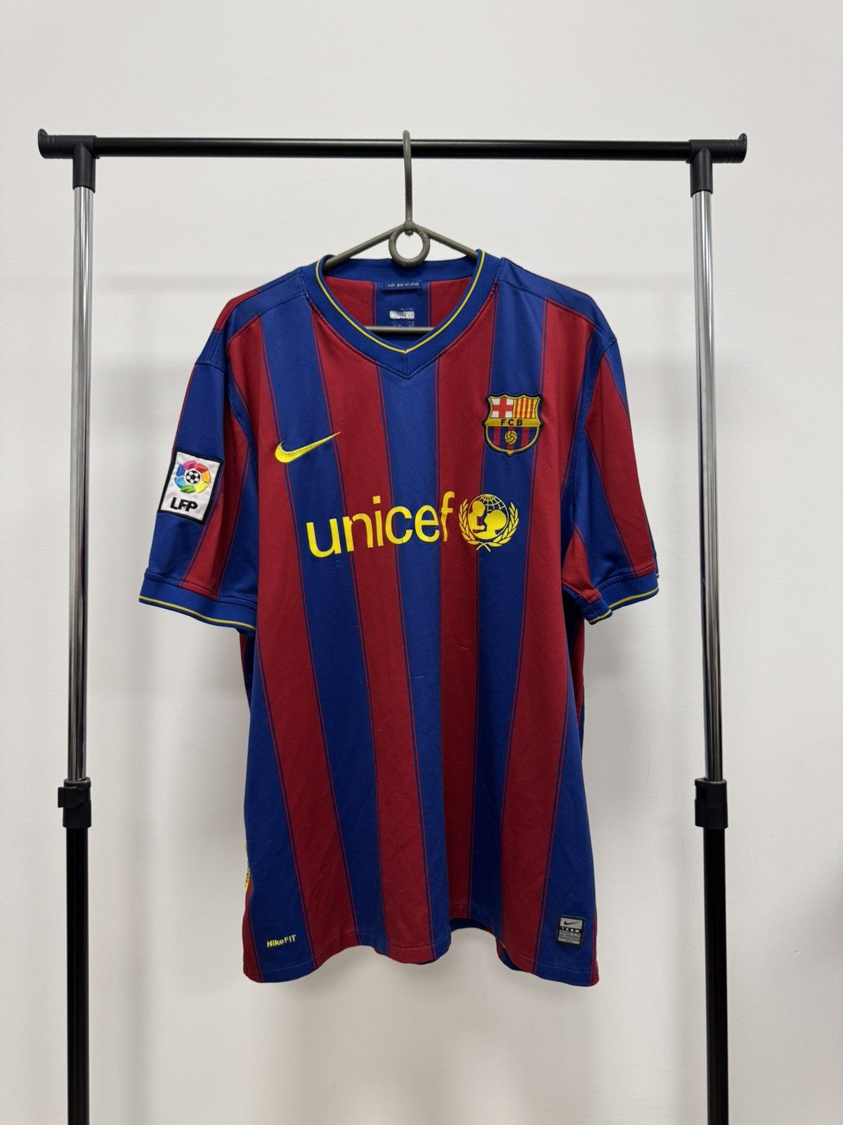Nike Vintage Nike Barcelona Jersey 2009/2010 Home Football Shirt Size US XL / EU 56 / 4 - 1 Thumbnail