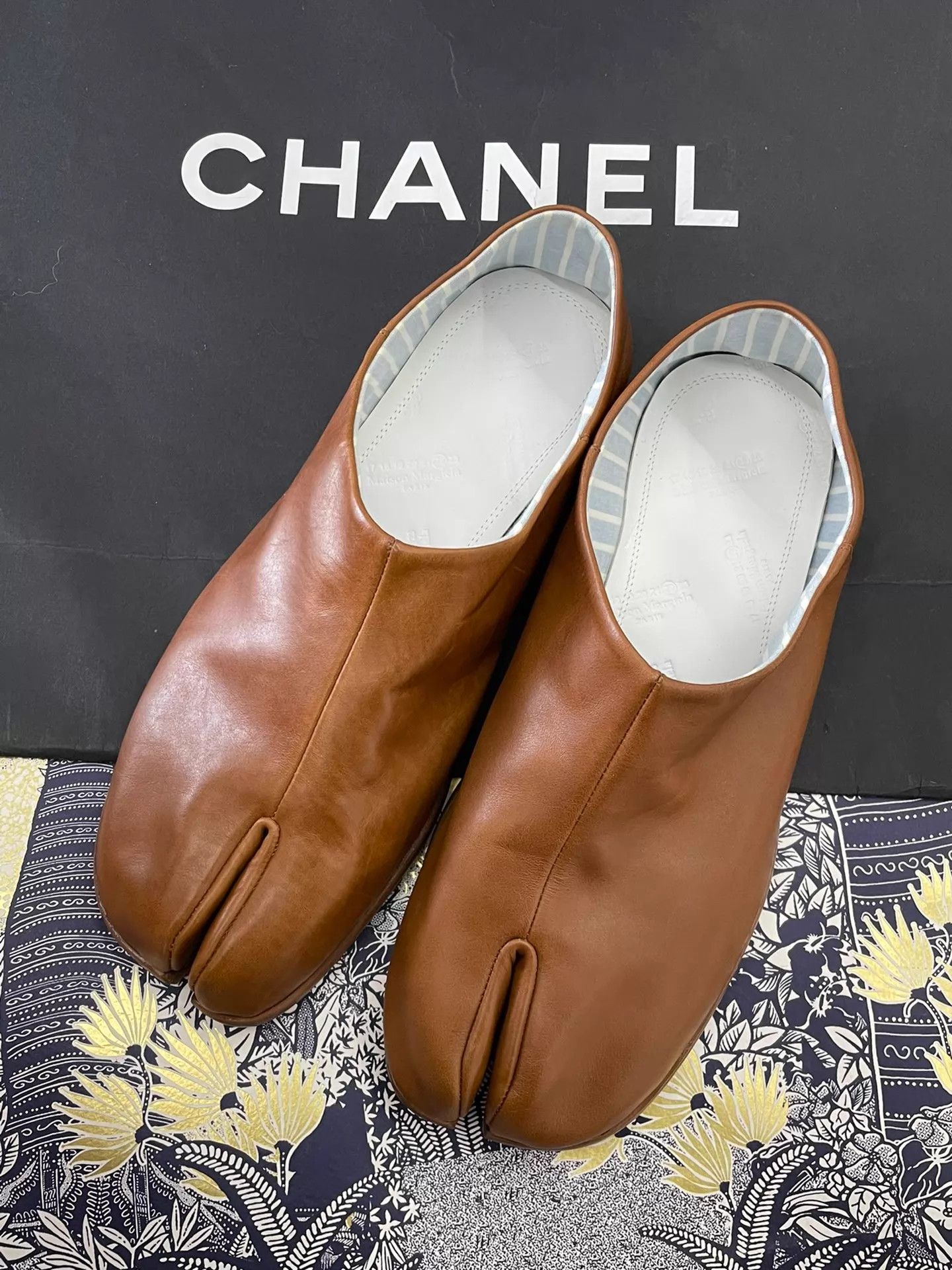 Maison Margiela Maison Margiela Caramel Tabi Shoes 39 Unused Size US 8.5 / IT 38.5 - 1 Thumbnail