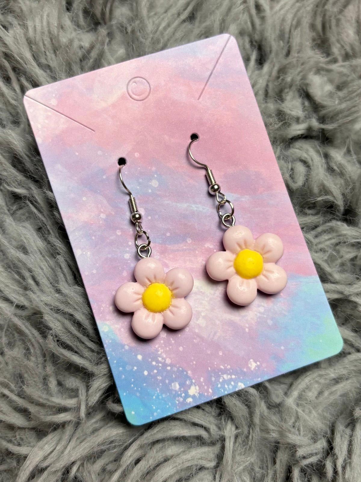 Handmade Flower earrings pastel purple yellow Size ONE SIZE - 1 Preview