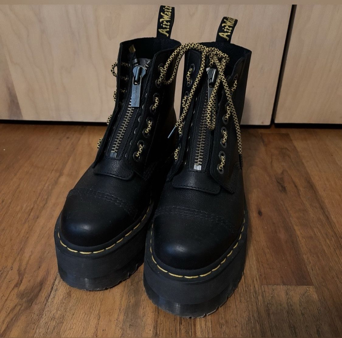 Dr Marten Sinclair Max Pisa Leather