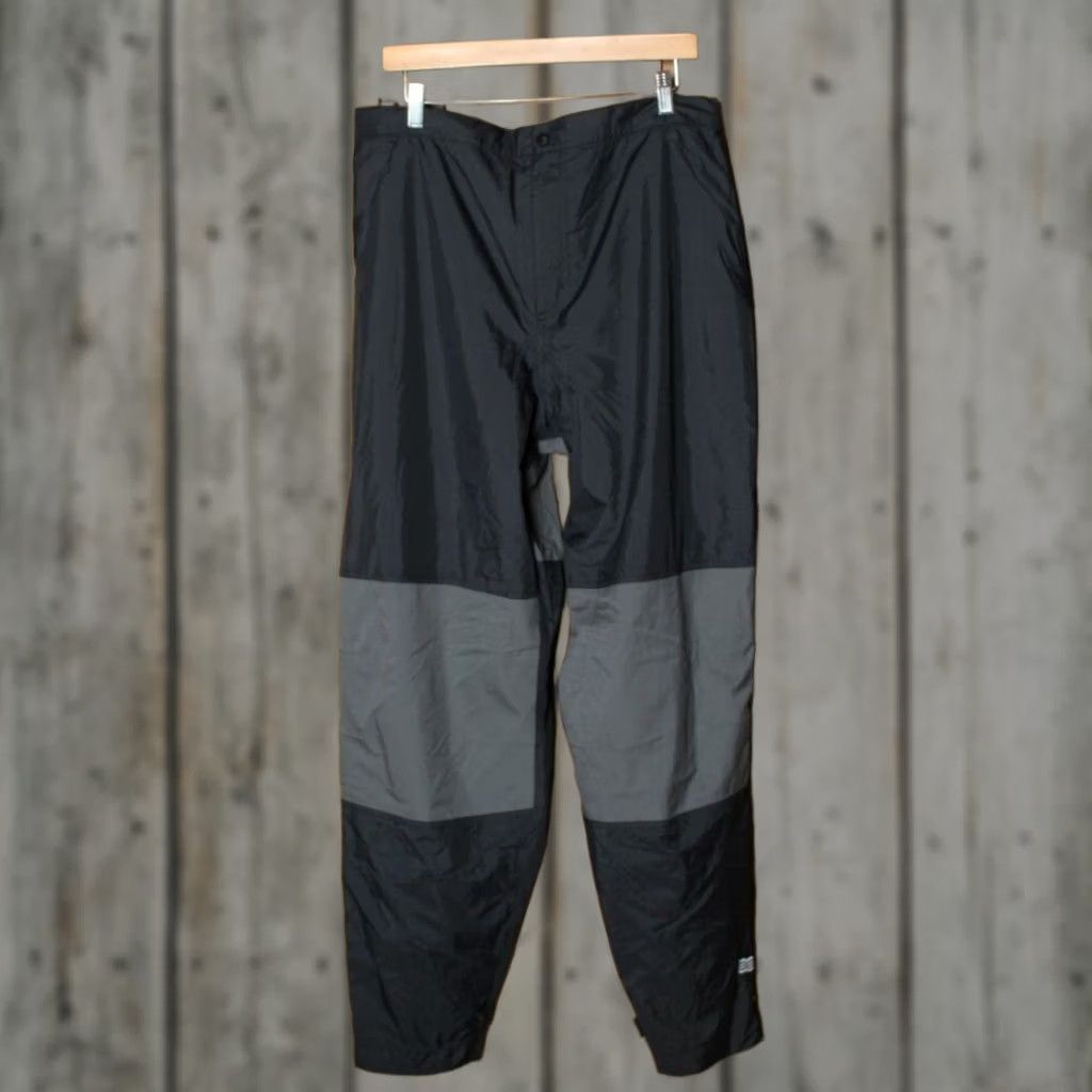 Adidas VINTAGE adidas Climashell Storm Black Gray Track Golf Pants XL Men Regular Inseam 33 Rain Pants NYLON Zip Pockets 2-Ply Double-Zip Sides Size US 36 / EU 52 - 1 Thumbnail