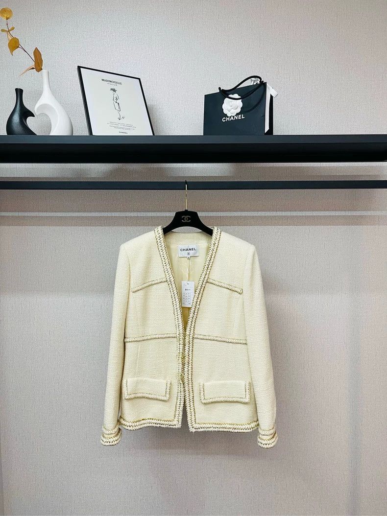 Chanel Chanel Platinum Metropolitan Series Jacket 2504-Nextarrow Size M / US 6-8 / IT 42-44 - 1 Thumbnail