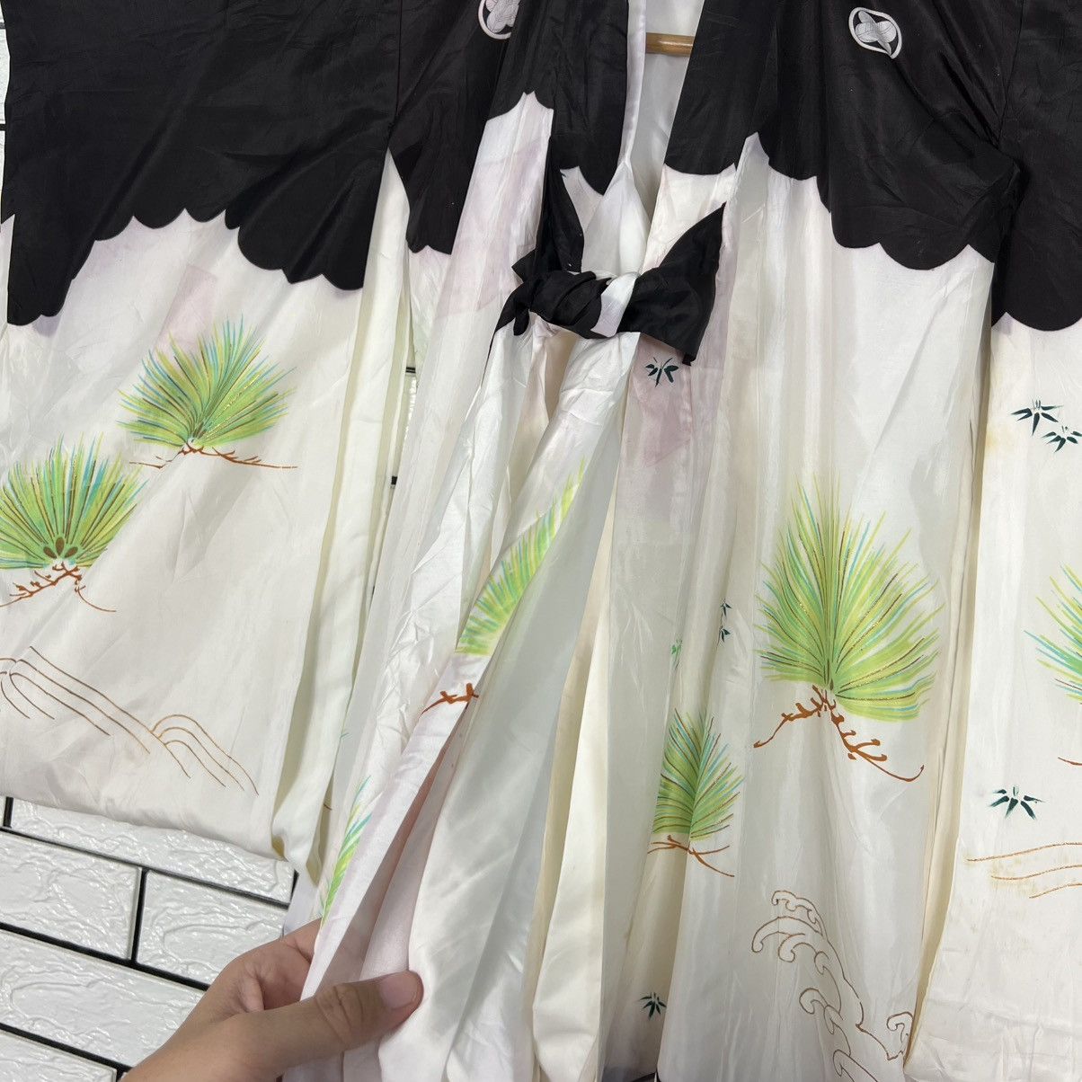 Japanese Brand Traditional Japan Kimono Embroidery Koi Fish Logo #4189-C190 Size ONE SIZE - 14 Thumbnail