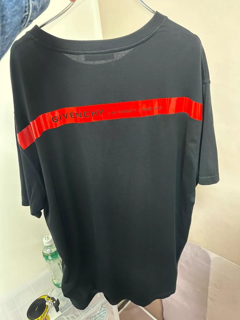 Givenchy Givenchy Black Short-Sleeve T-Shirt with Unique Red Seal D Size US XL / EU 56 / 4 - 2 Thumbnail