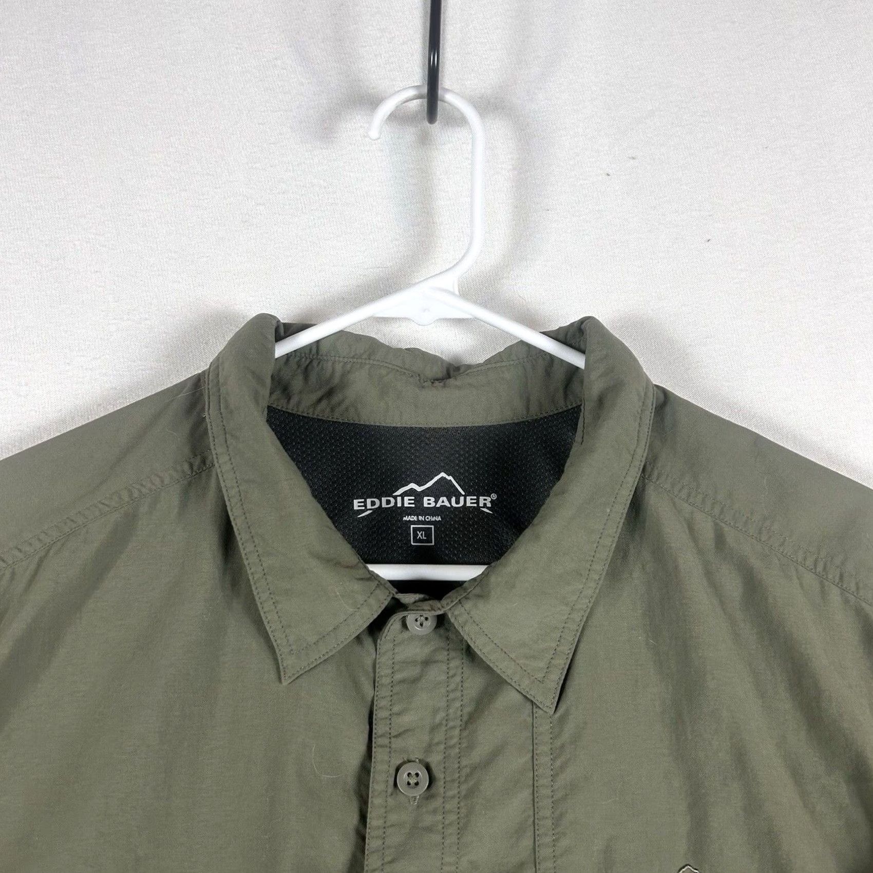 Eddie Bauer Eddie Bauer Button-Up Shirt Mens XL Green Long Sleeve Casual Pockets Camp Heritage Travex Modern Regular Fit Size US XL / EU 56 / 4 - 2 Thumbnail