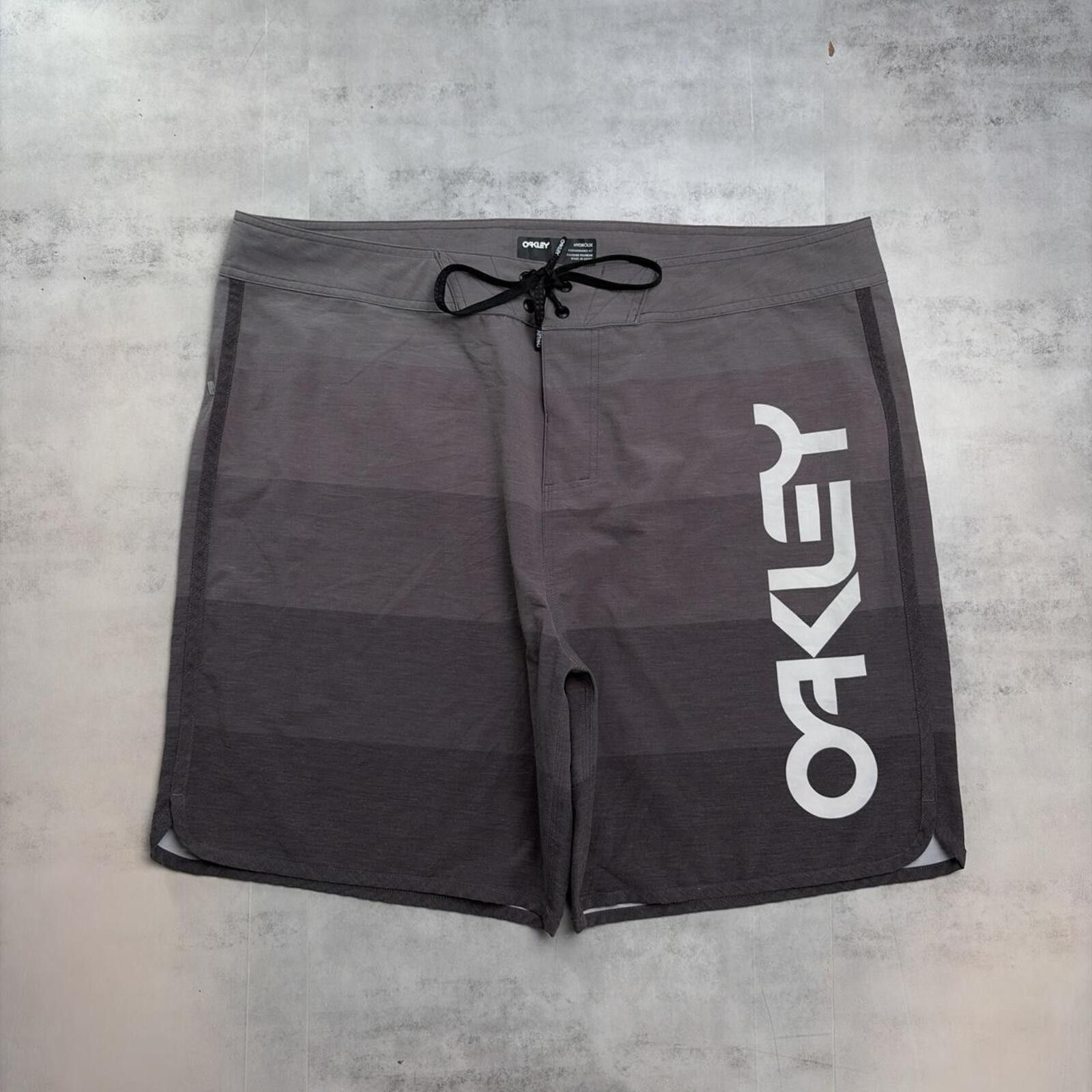 Oakley Y2K Grey Oakley Surf Grunge Baggy Board Shorts Size US 38 / EU 54 - 1 Thumbnail