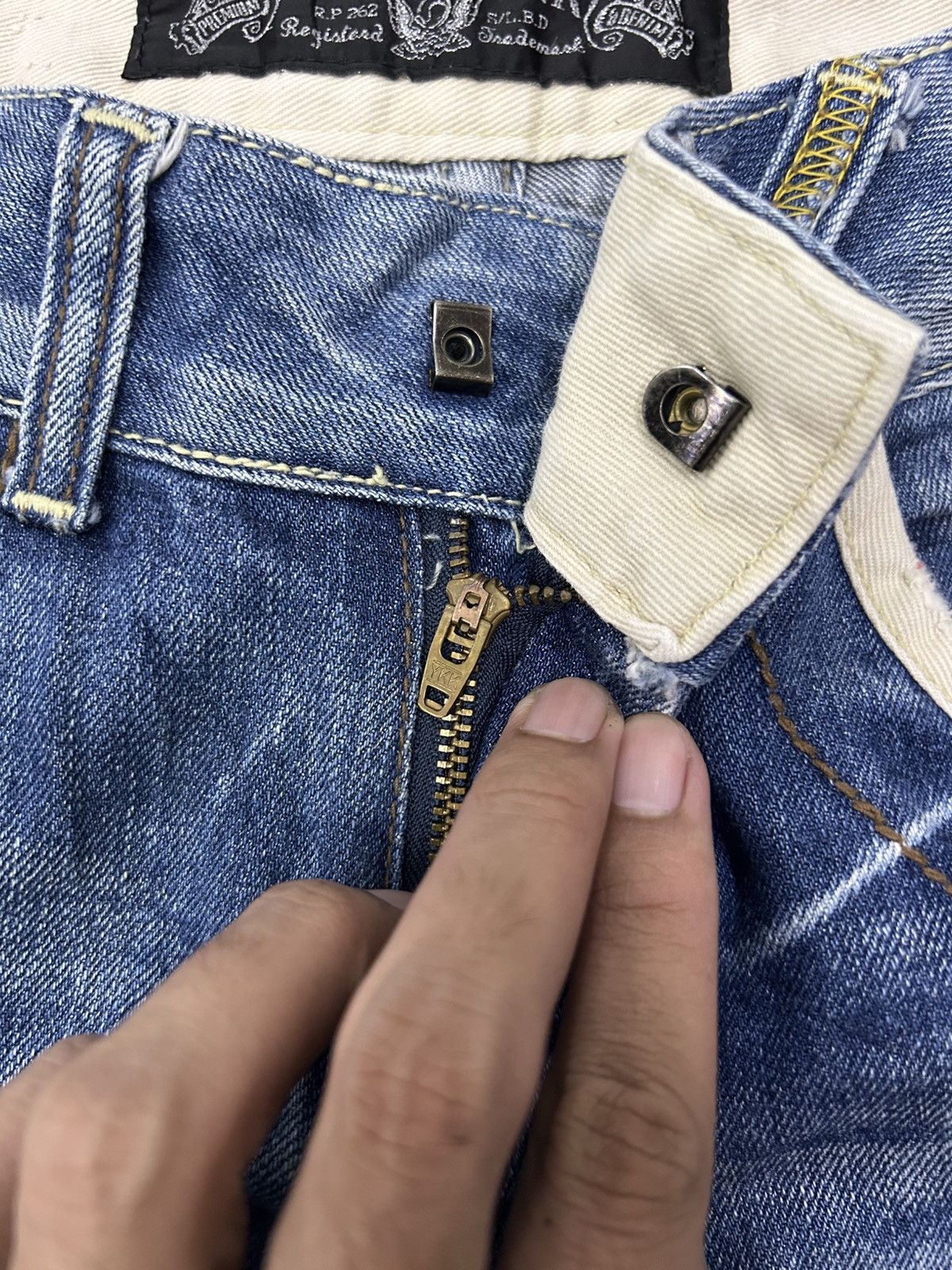 Japanese Brand × Vintage Red Pepper Y2K Wide-Leg Flare Distressed Jeans Embroidered Size US 30 / EU 46 - 17 Thumbnail