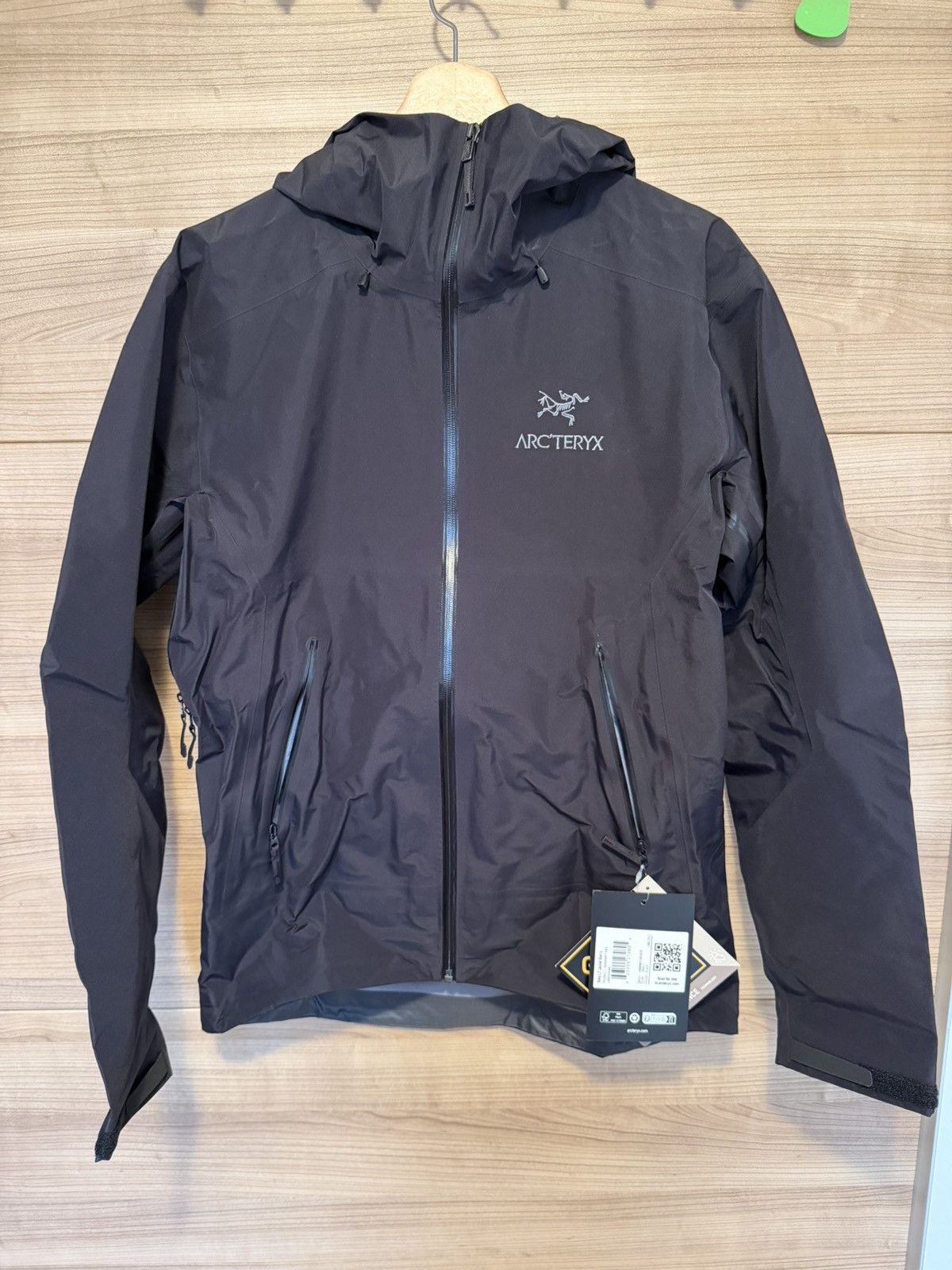 Arc'teryx Arcteryx Beta LT Jacket Black Size US S / EU 44-46 / 1 - 1 Thumbnail