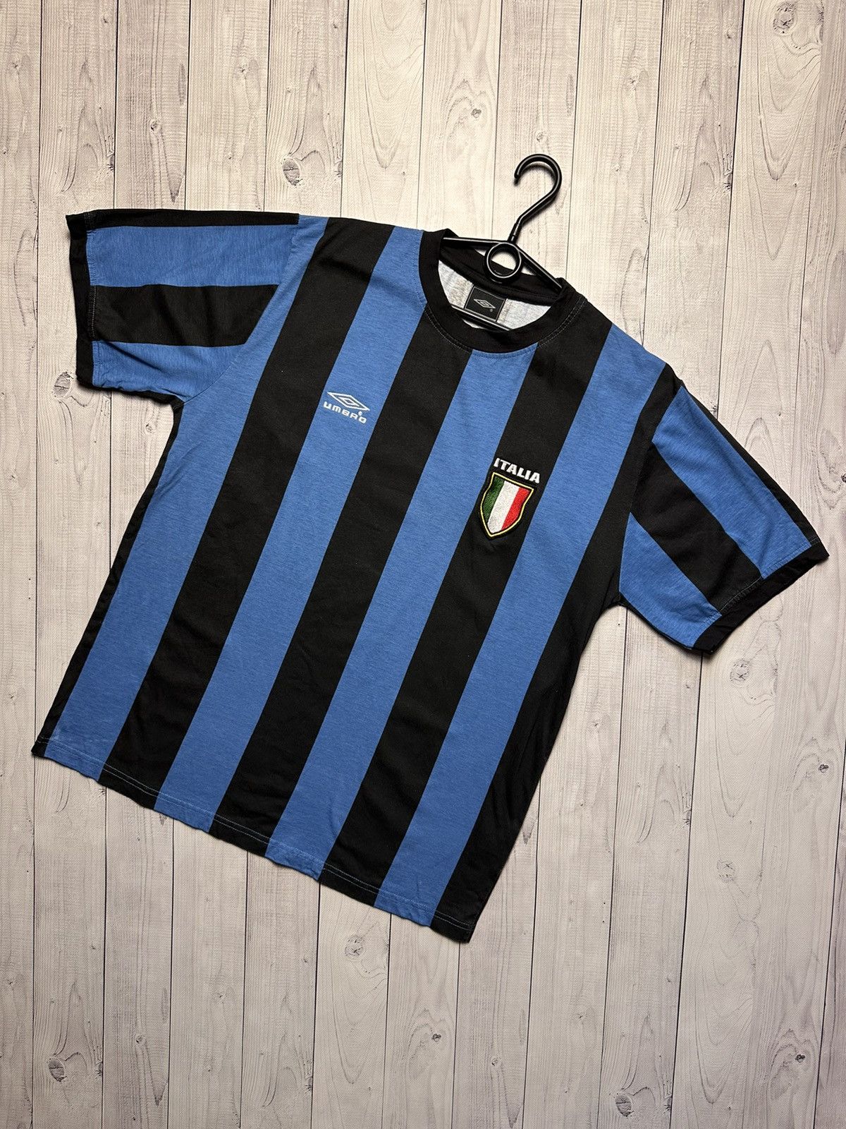 Vintage Umbro soccer tee Italy size L logo 9