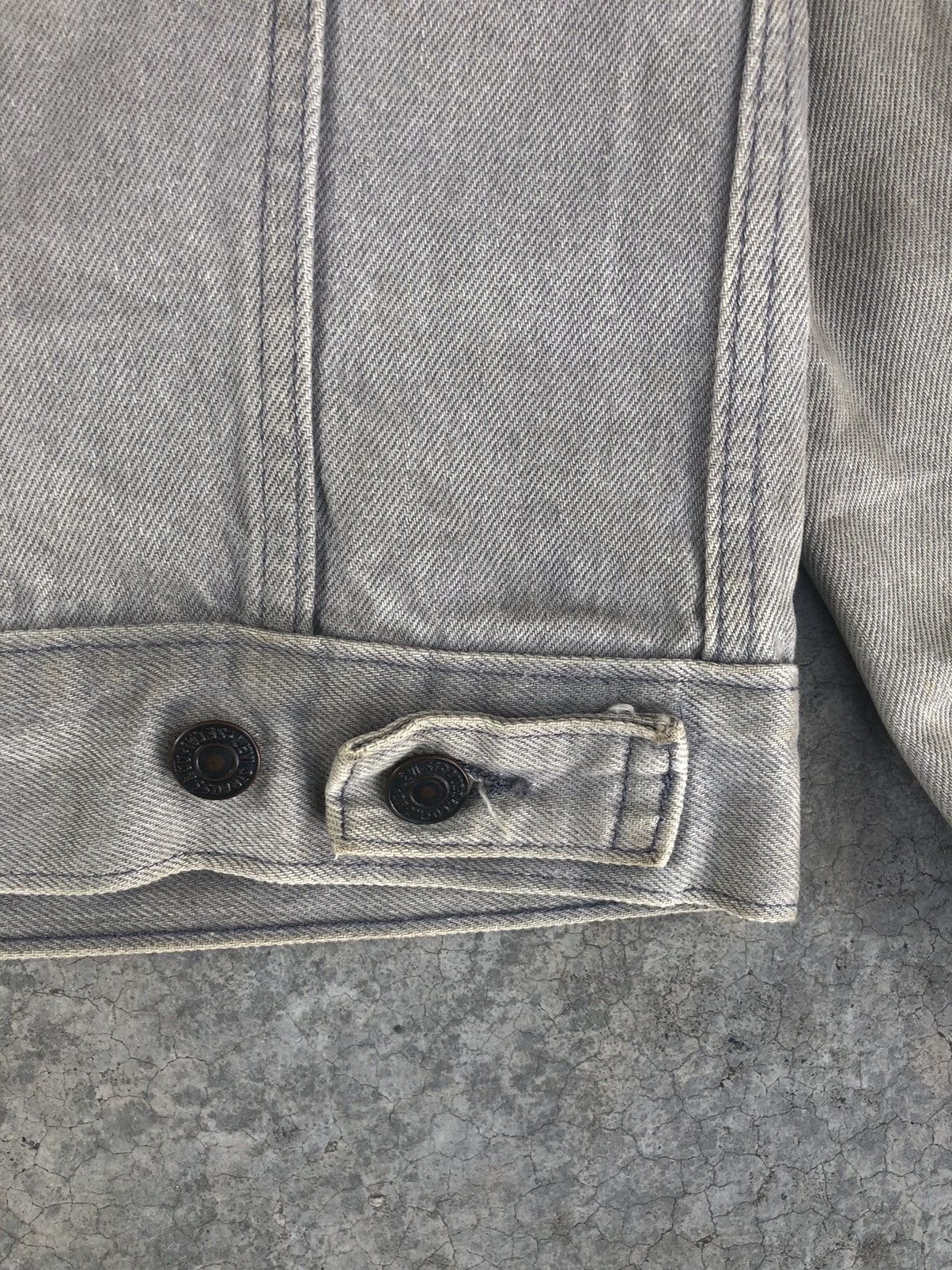Levi's Vintage 80’s Levi’s Denim Jacket Distressed Denim Size US S / EU 44-46 / 1 - 14 Thumbnail