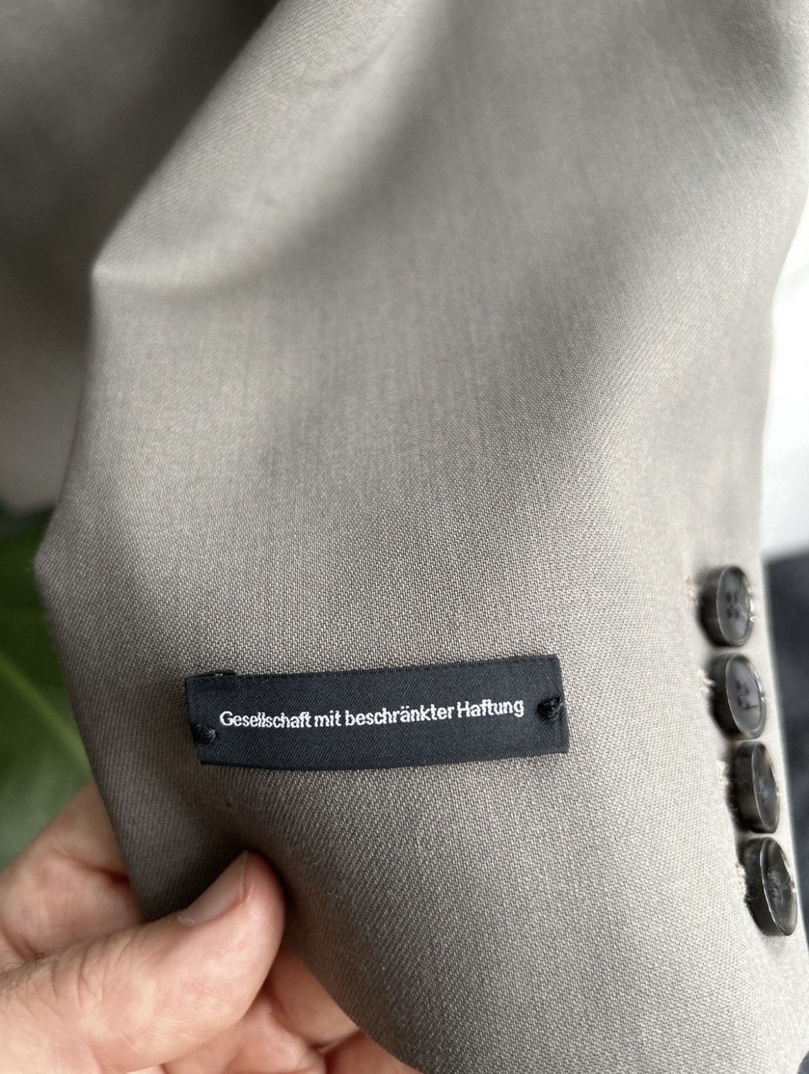 GmbH Green Suite SS18 Runway My beauty offends you Size 44S - 6 Thumbnail